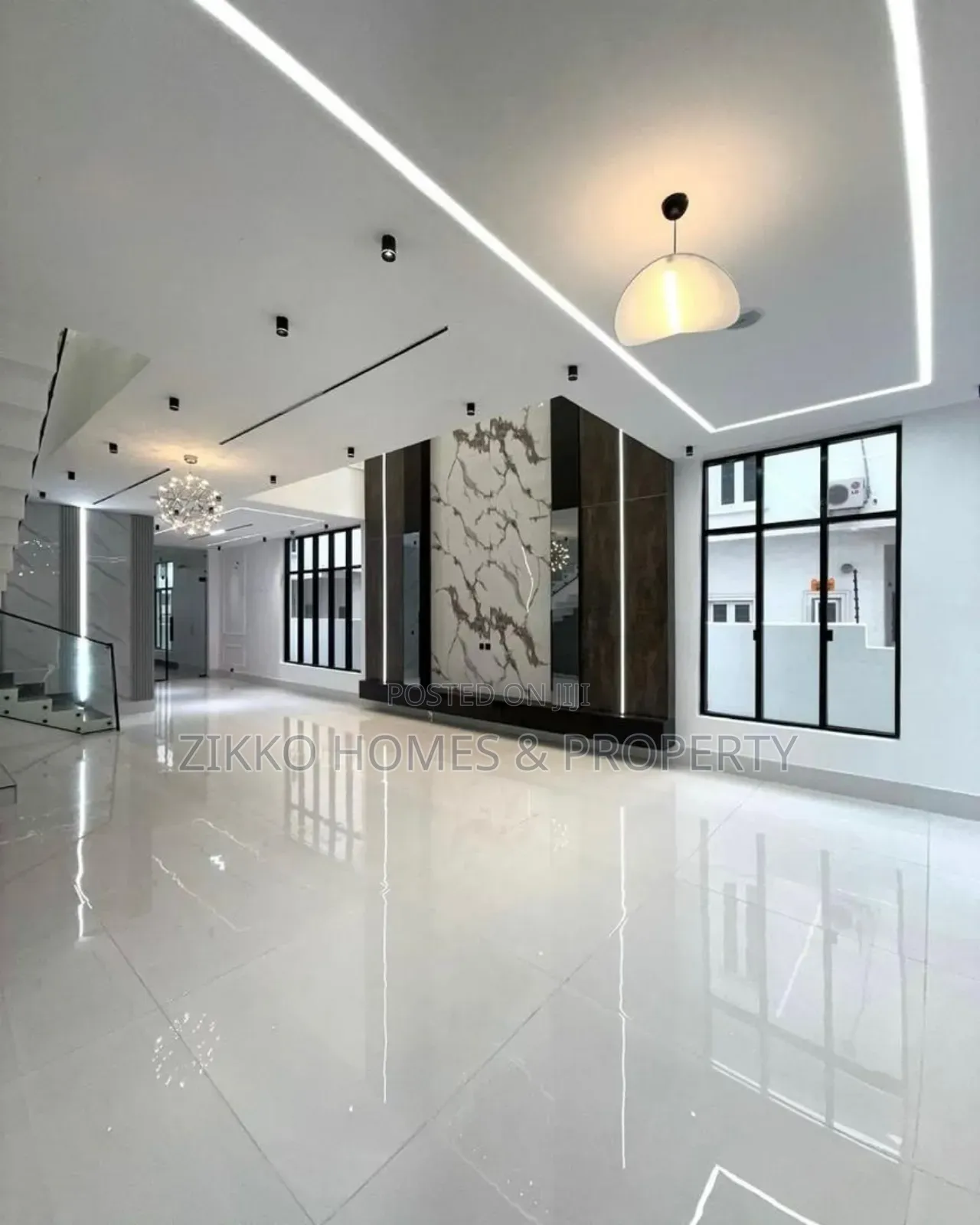 5bdrm Duplex in Chevron Drive, Lekki for sale in Lekki