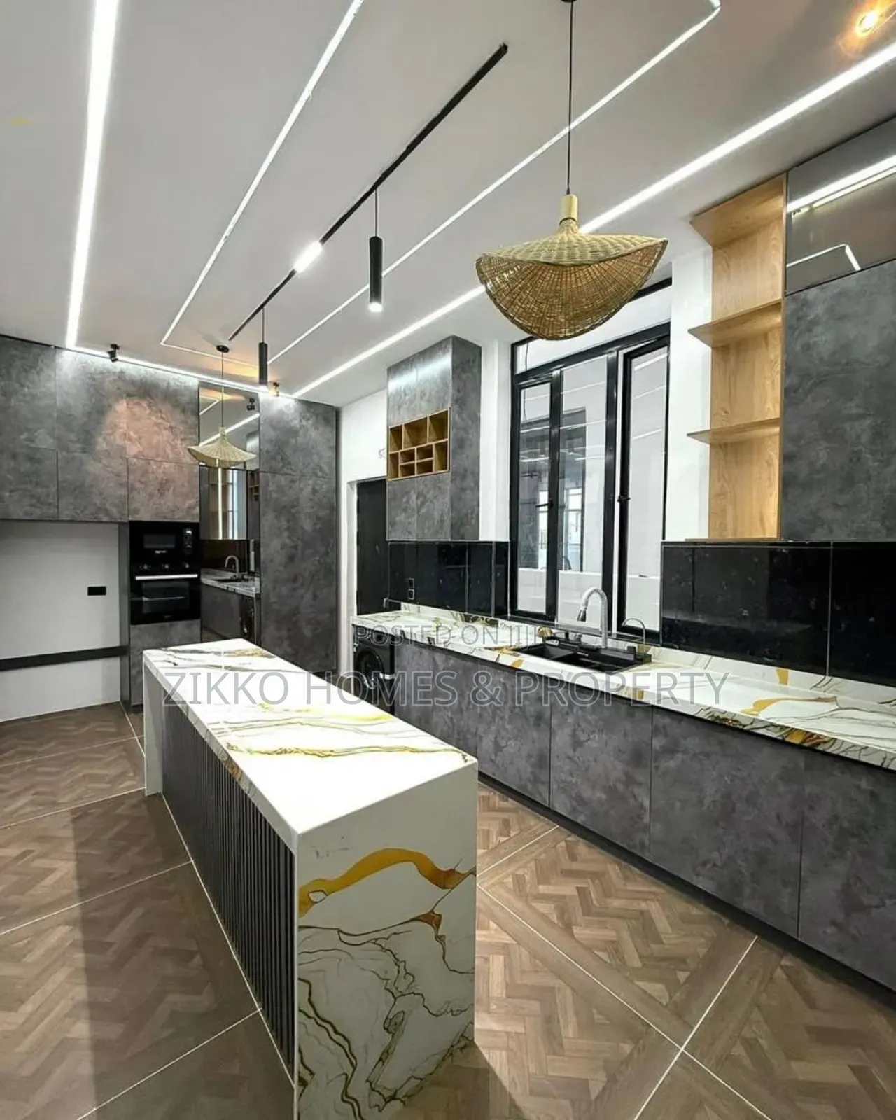 5bdrm Duplex in Chevron Drive, Lekki for sale in Lekki