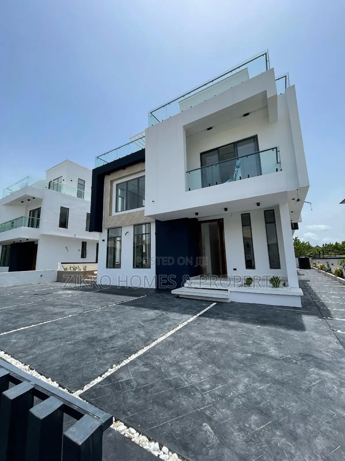5bdrm Duplex in Lekky County, Lekki for sale in Lekki