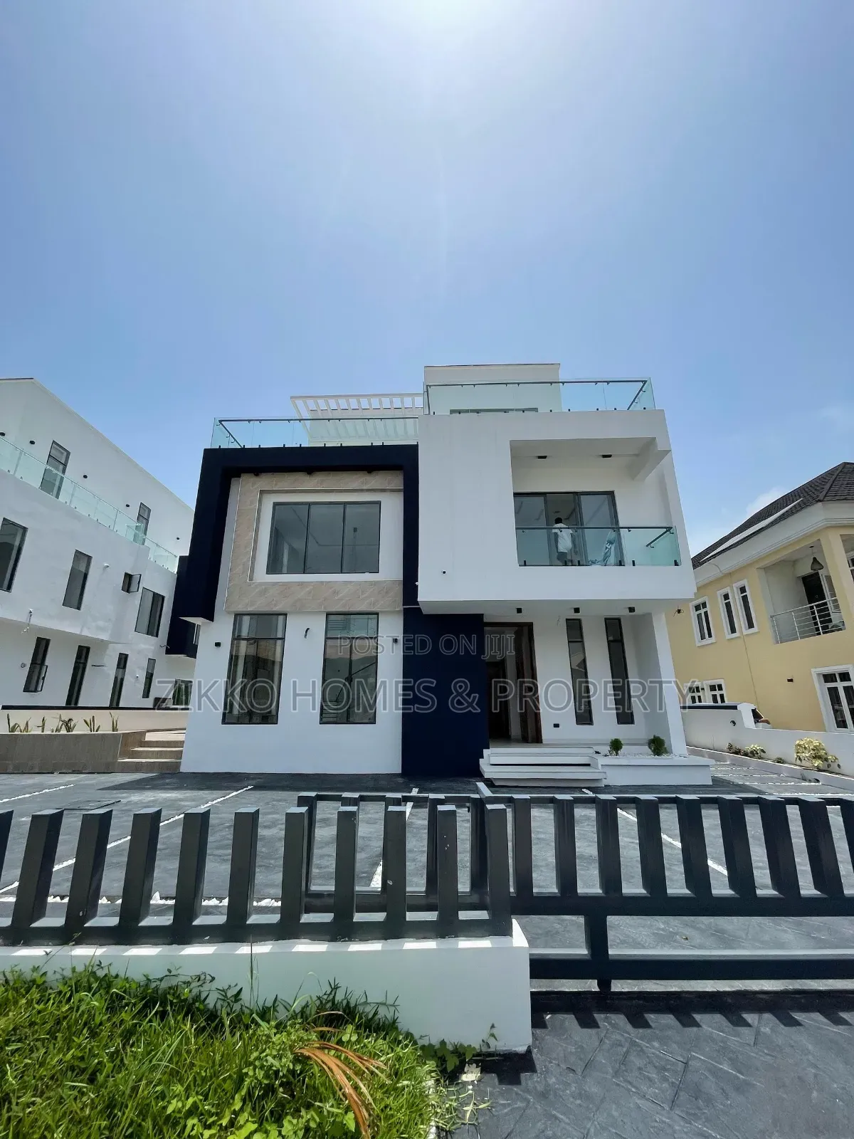 5bdrm Duplex in Lekky County, Lekki for sale in Lekki