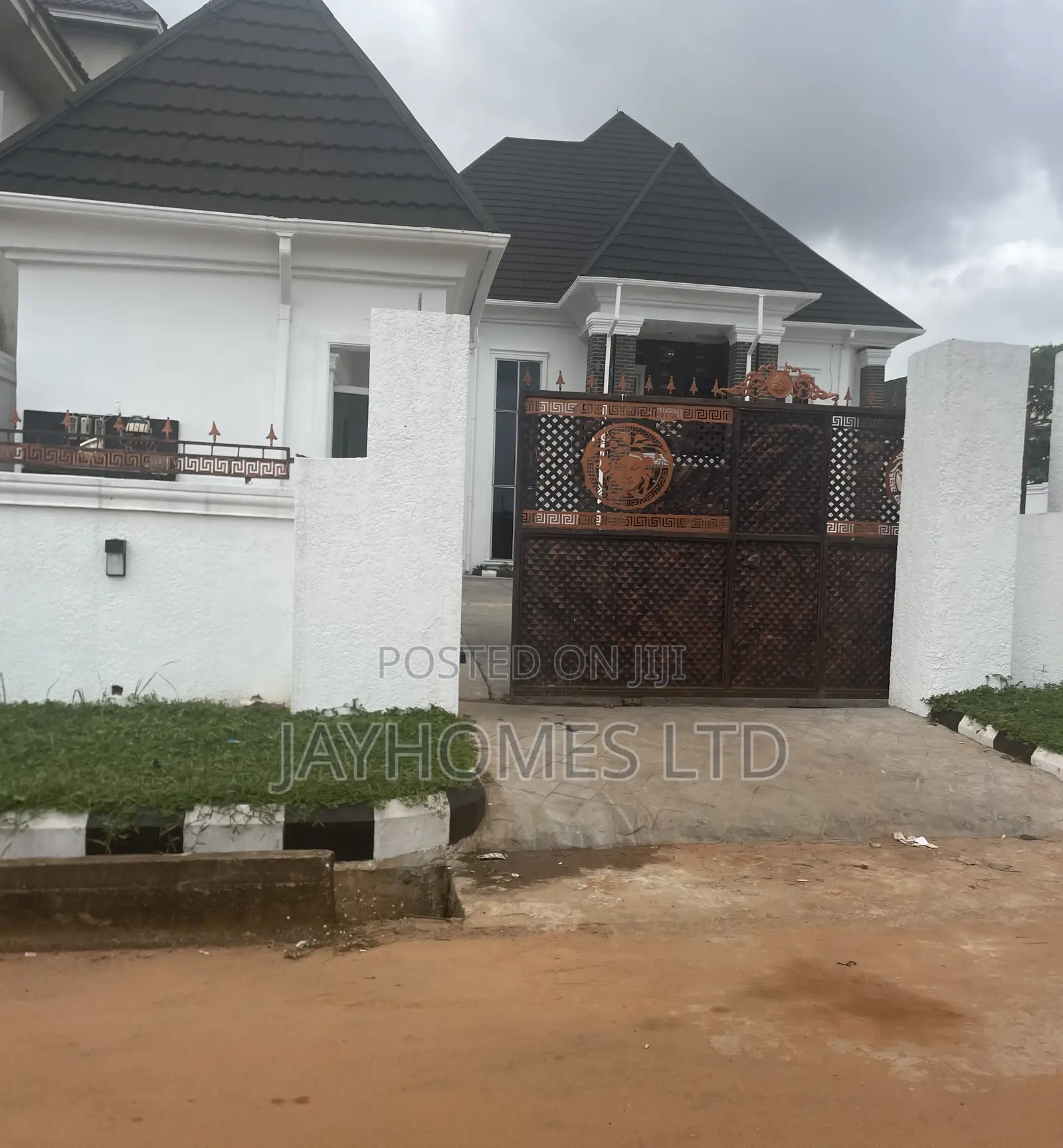 6 Bedroom Duplex on a 70by100 for Sale at Midwifery Asaba in Oshimili South