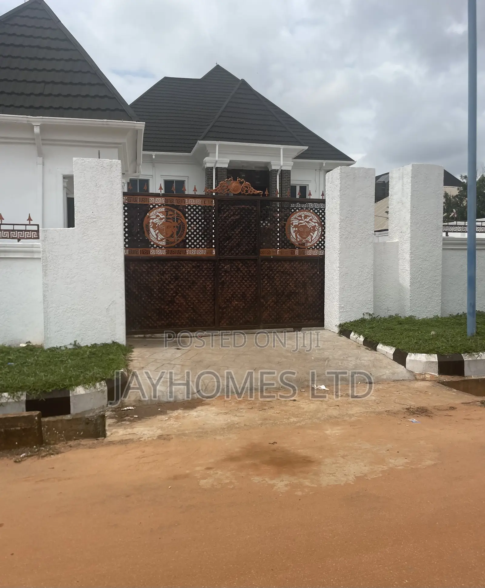 6 Bedroom Duplex on a 70by100 for Sale at Midwifery Asaba in Oshimili South