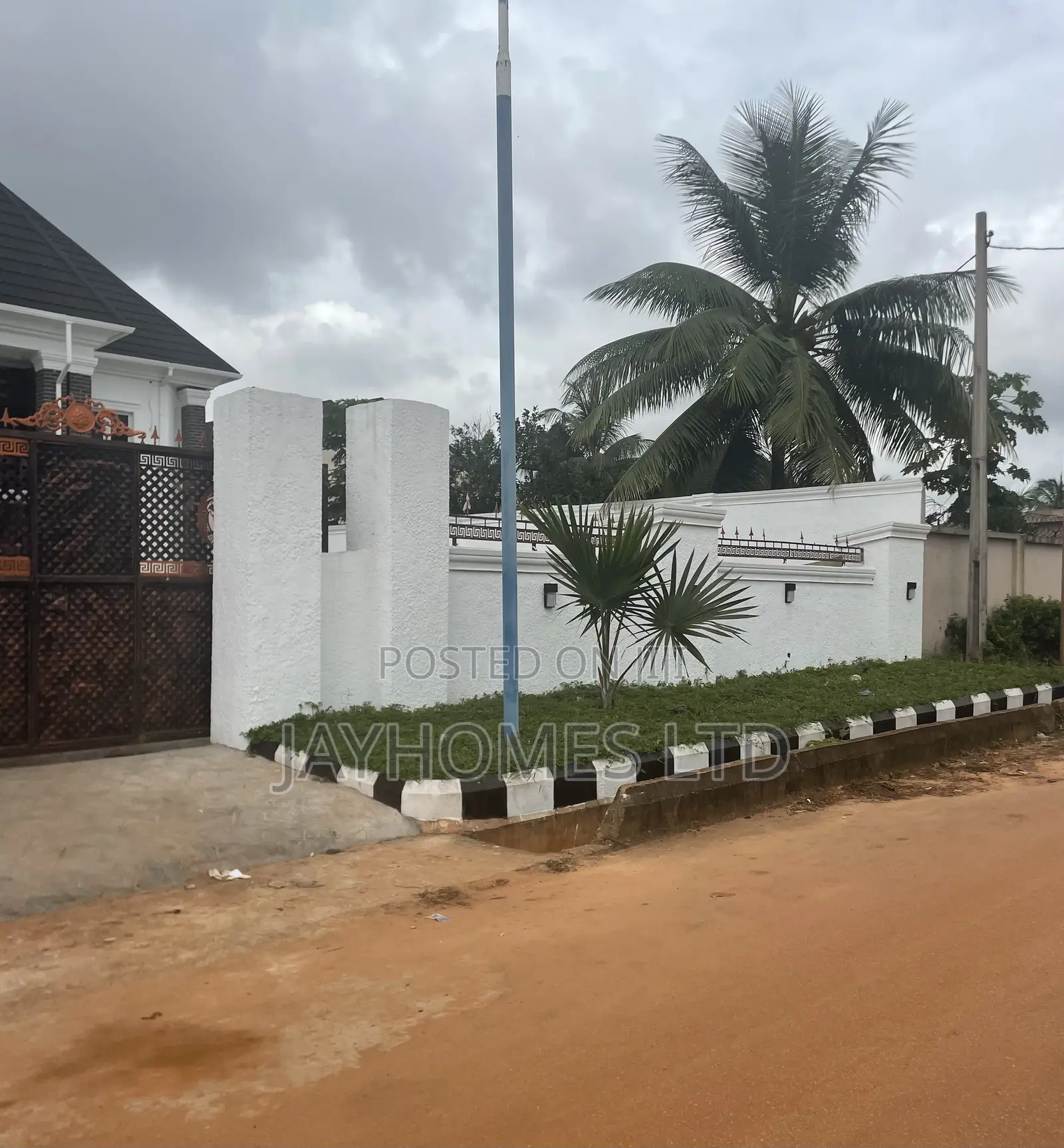 6 Bedroom Duplex on a 70by100 for Sale at Midwifery Asaba in Oshimili South