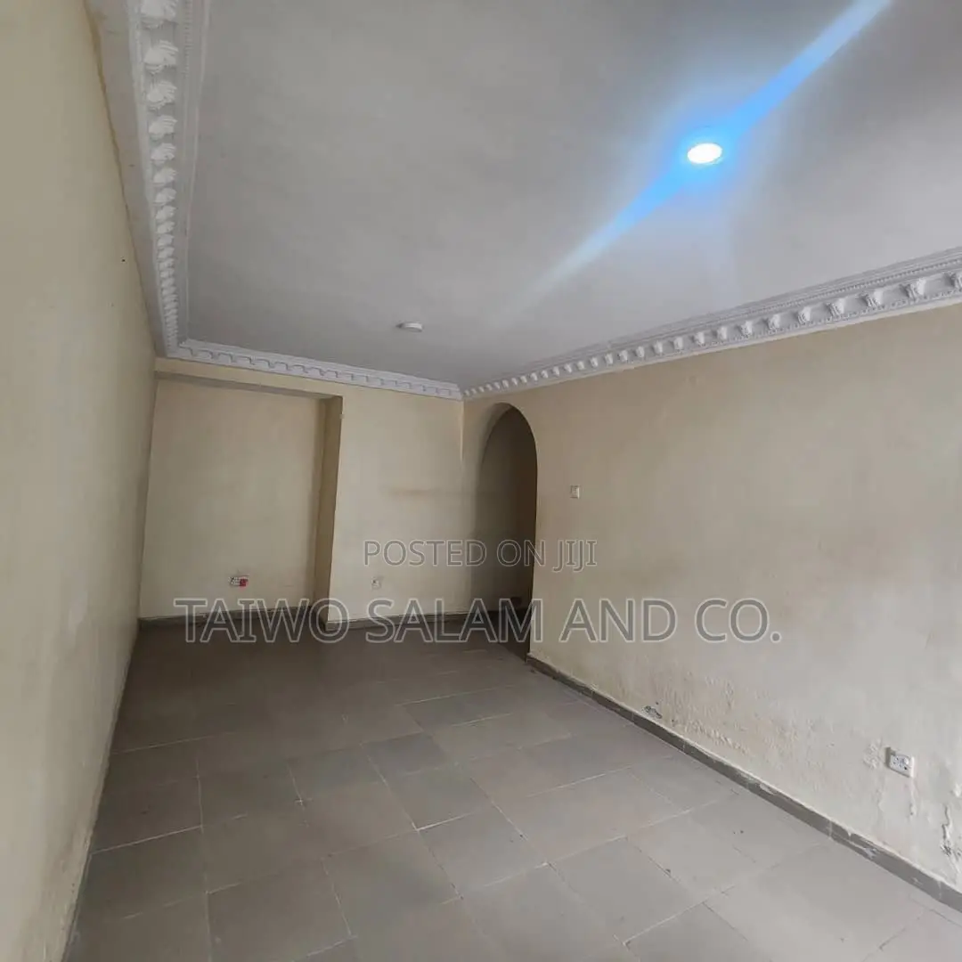 5bdrm Duplex in Akobo for sale in Akobo