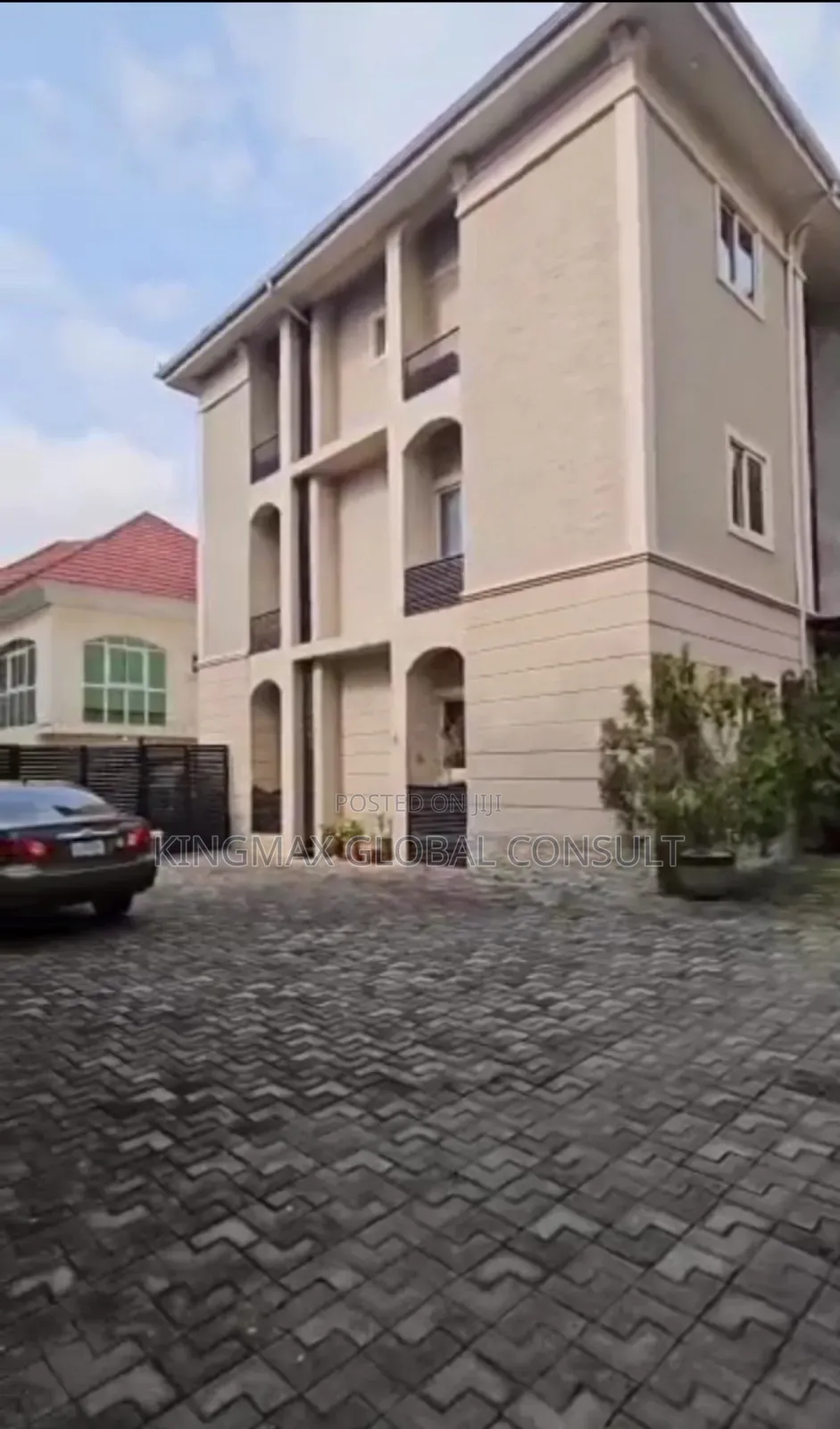 3bdrm Apartment in Wuse Zone Abuja for sale in Wuse