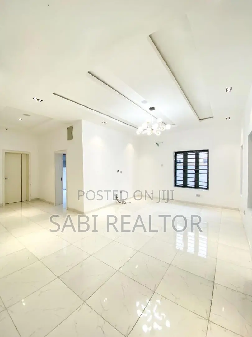 Furnished 4bdrm Duplex in Chevron for sale in Chevron