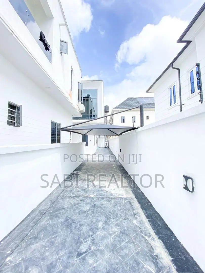 Furnished 4bdrm Duplex in Chevron for sale in Chevron