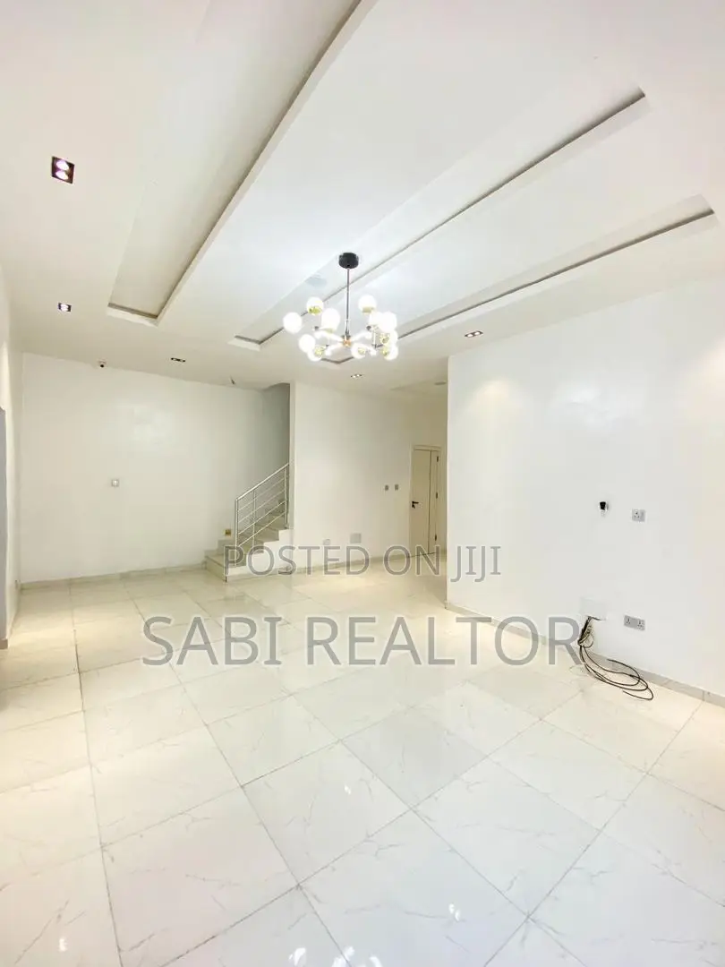 Furnished 4bdrm Duplex in Chevron for sale in Chevron