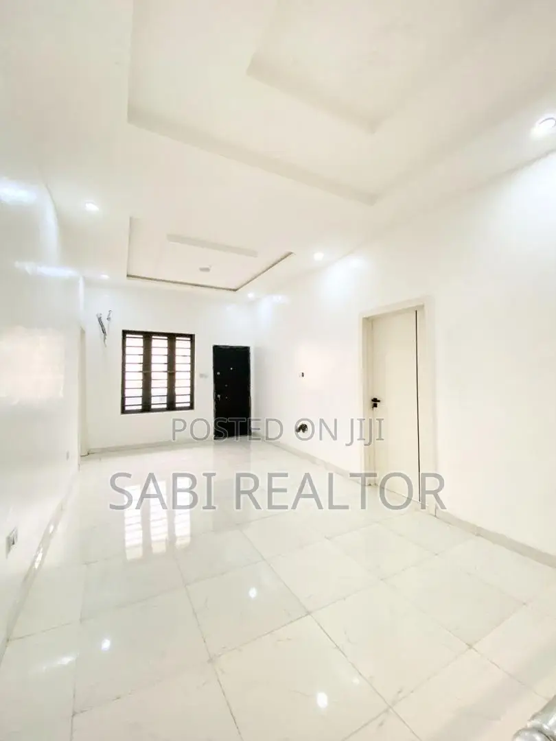 Furnished 4bdrm Duplex in Chevron for sale in Chevron