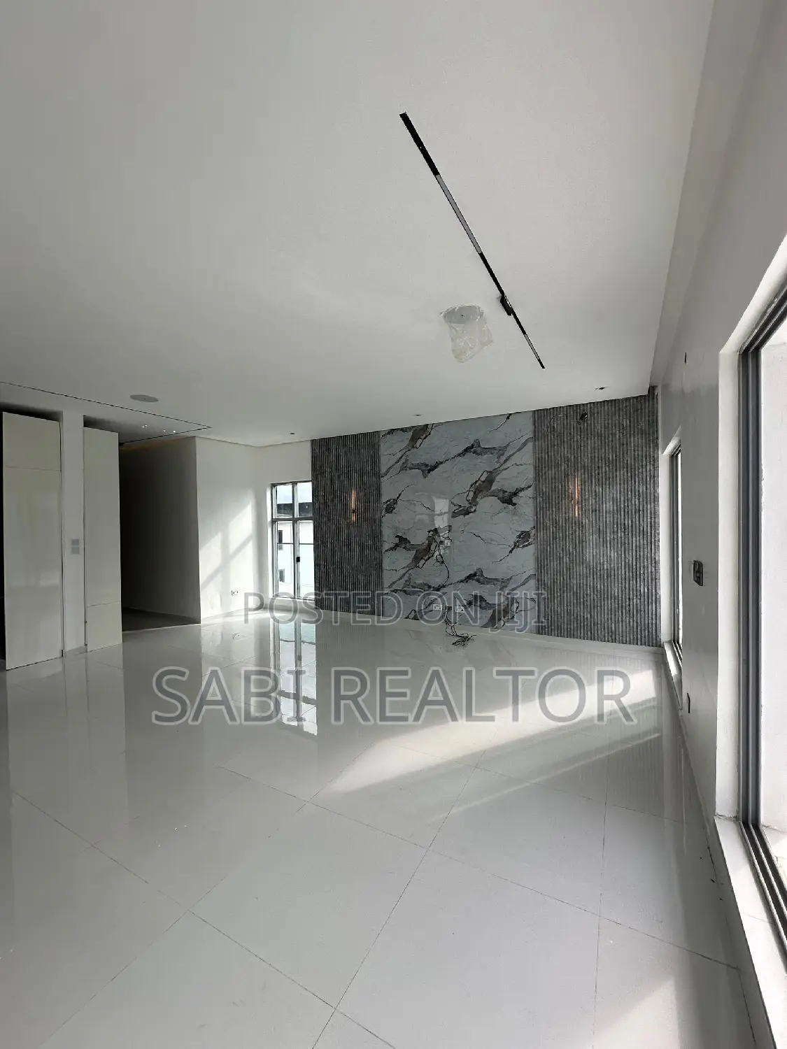 Furnished 5bdrm Duplex in Osapa for sale in Osapa london