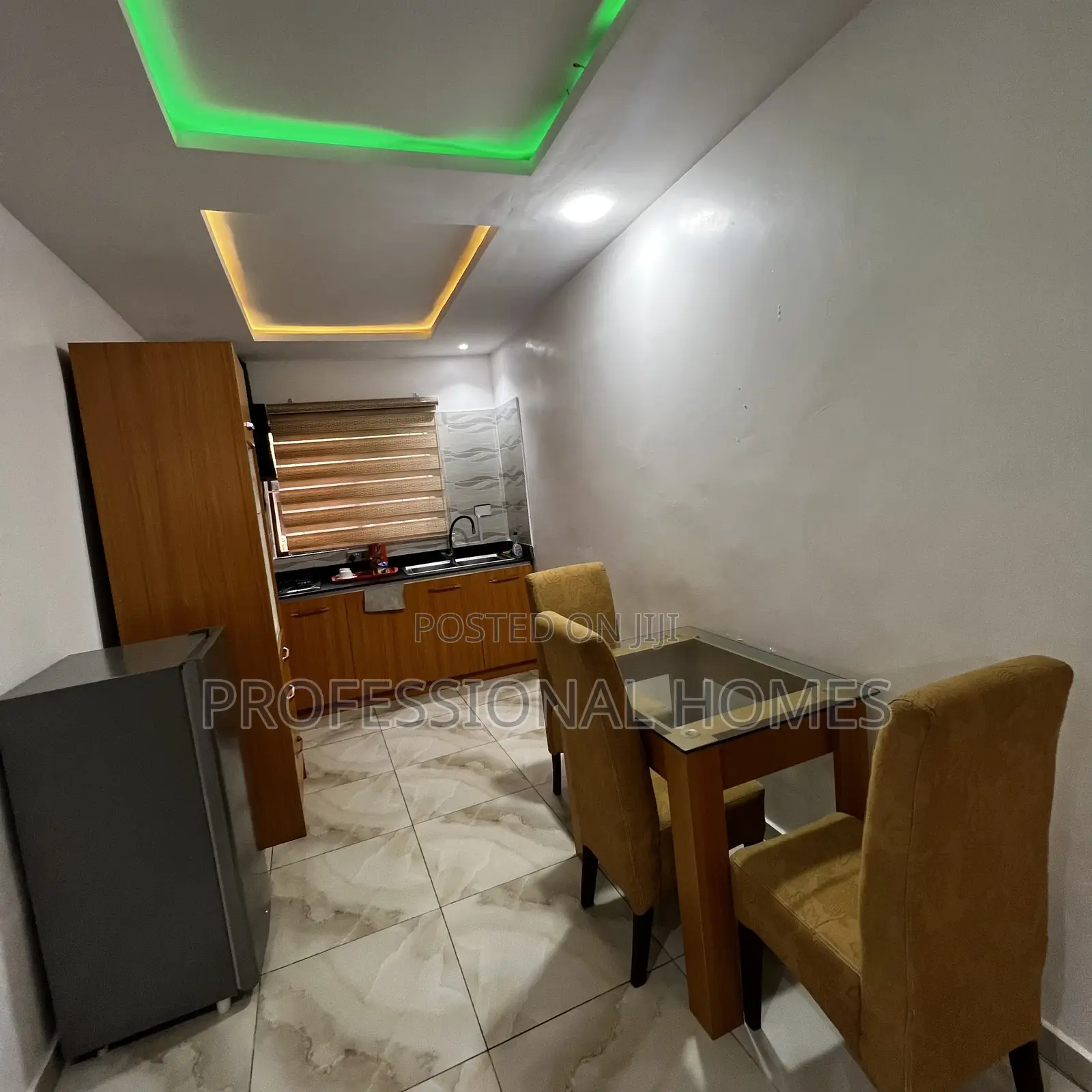 Modern 2 Bedroom Apartment 24/7 PWR 10min to Airport Ajao Estate in Ajao Estate