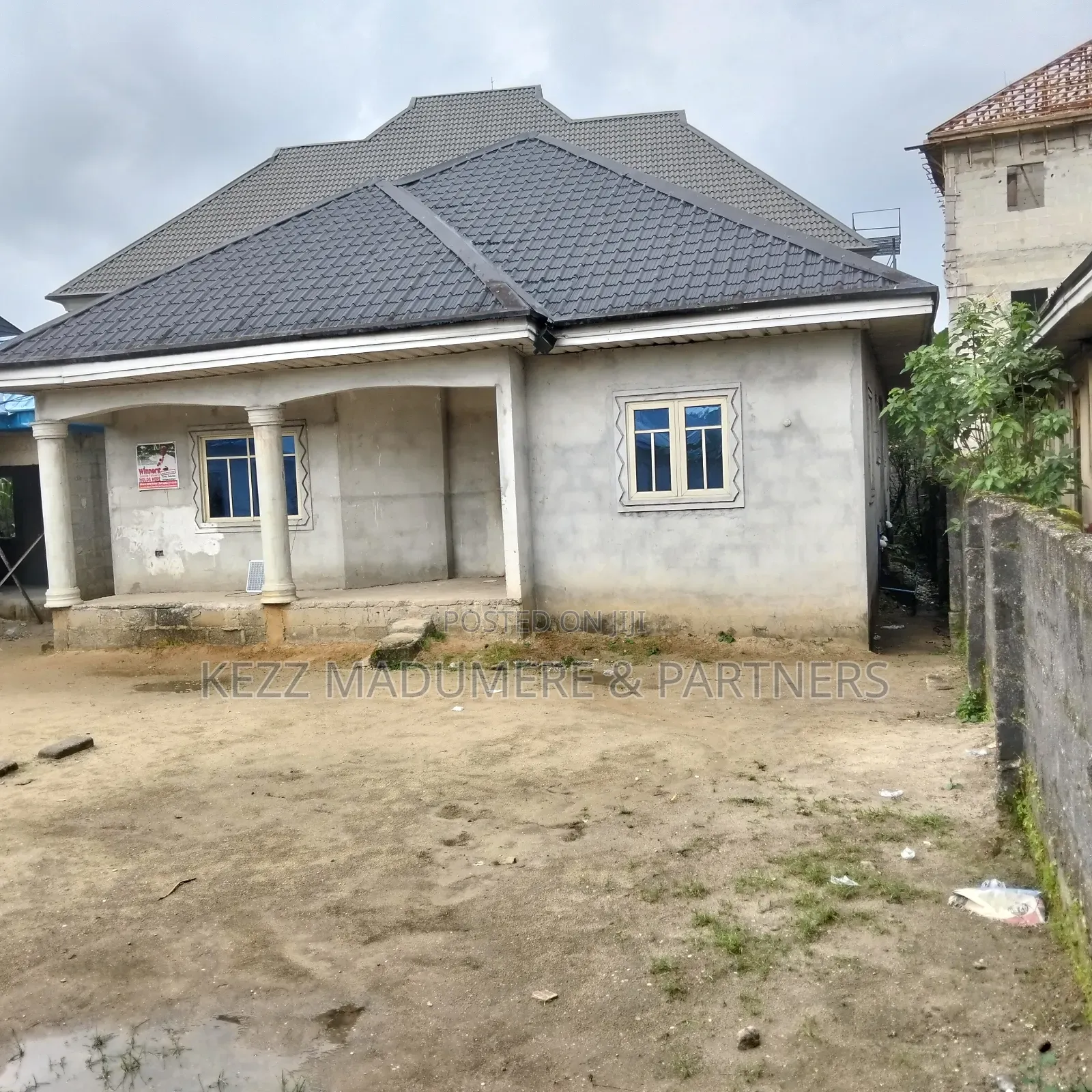 3bdrm Bungalow in Eneka Road, By 114 ,, Port-Harcourt for sale in Port-Harcourt