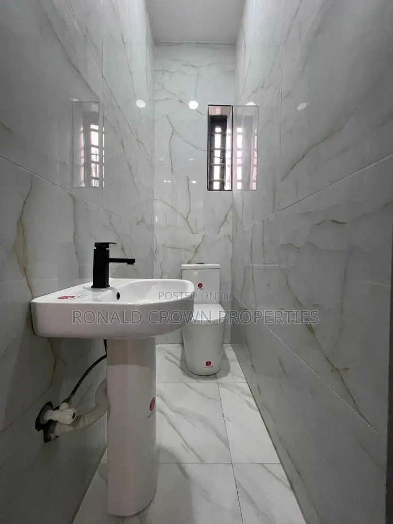 4bdrm Duplex in Ikate for sale in Ikate