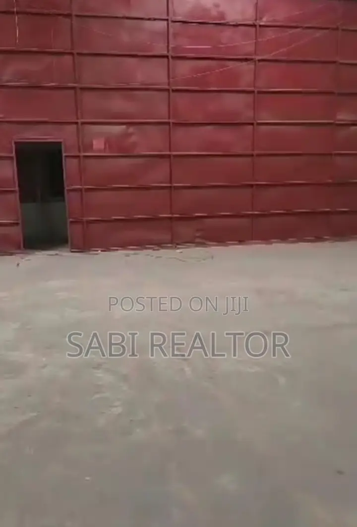 Warehouse on Land Measuring 4,000sqm at Industrial Area of Oba Akran in Oba Akran