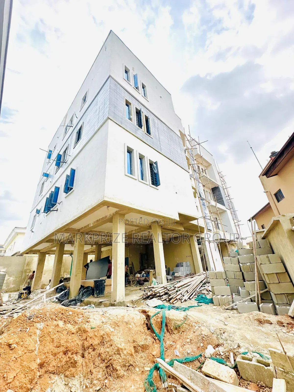 3bdrm Apartment in Maryland Lagos for sale in Maryland