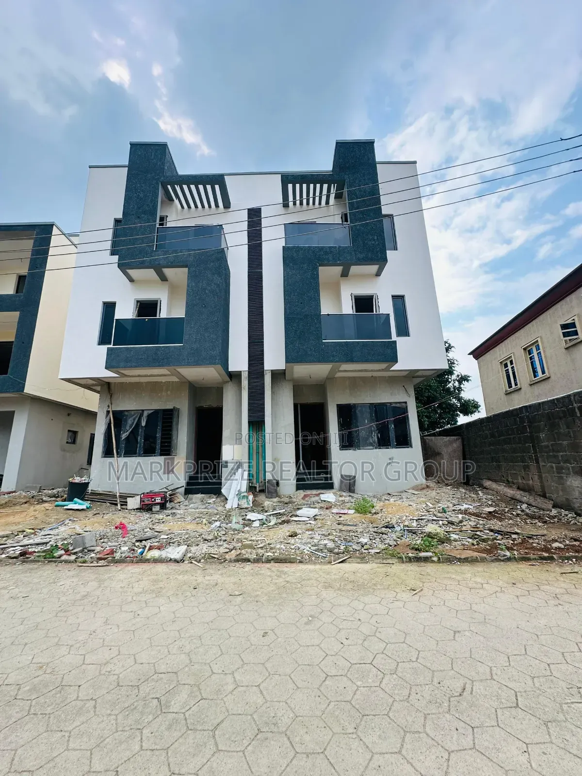 4bdrm Duplex in Alausa Ikeja Lagos for sale in Alausa