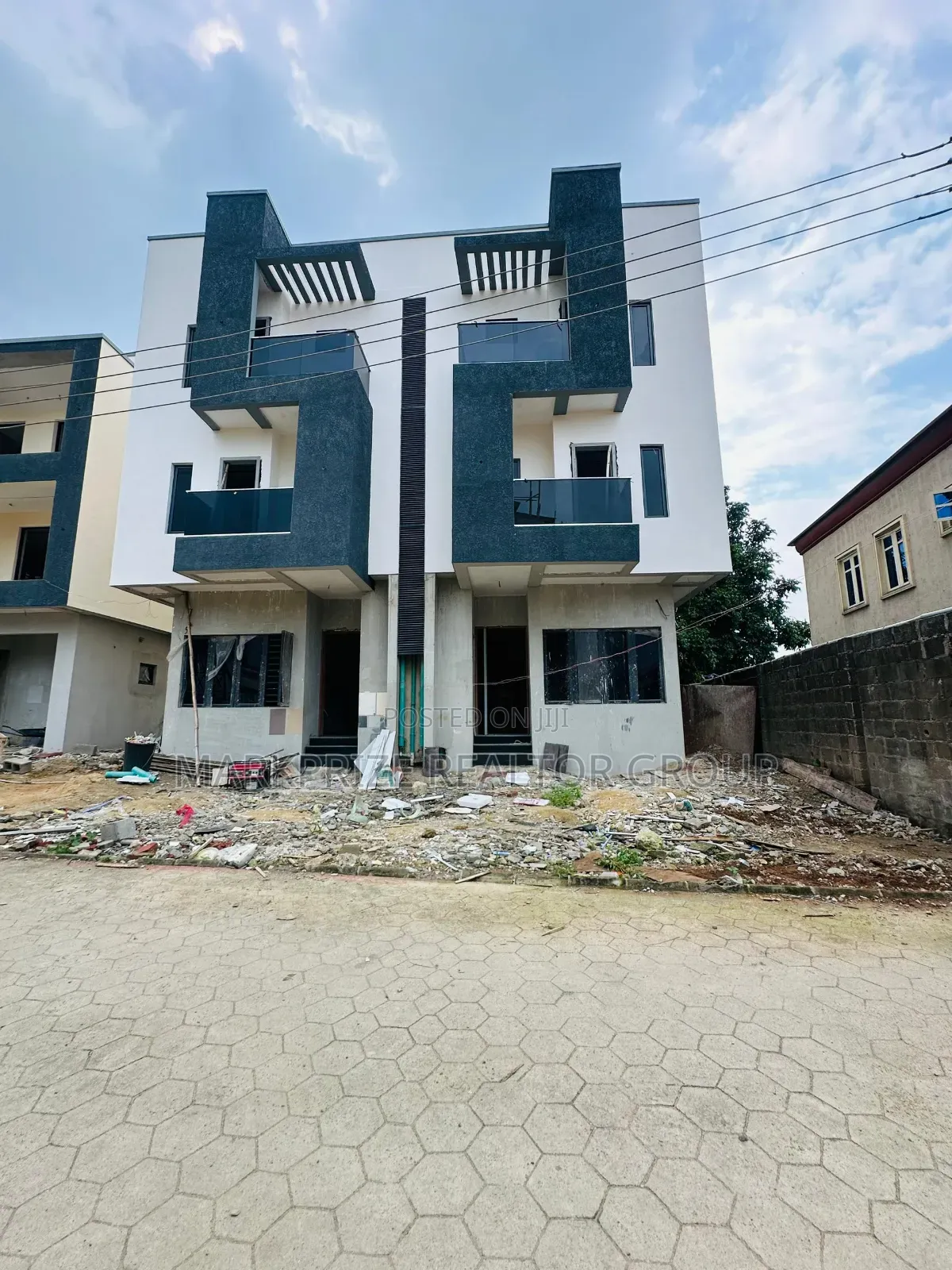 4bdrm Duplex in Alausa Ikeja Lagos for sale in Alausa