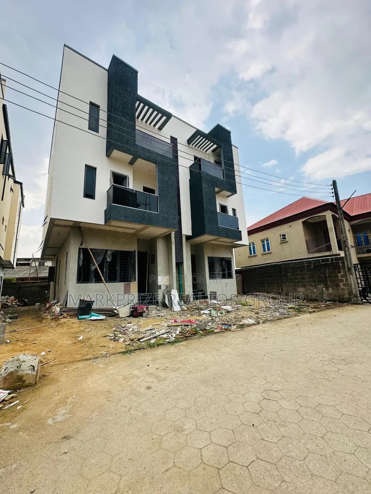 4bdrm Duplex in Alausa Ikeja Lagos for sale in Alausa
