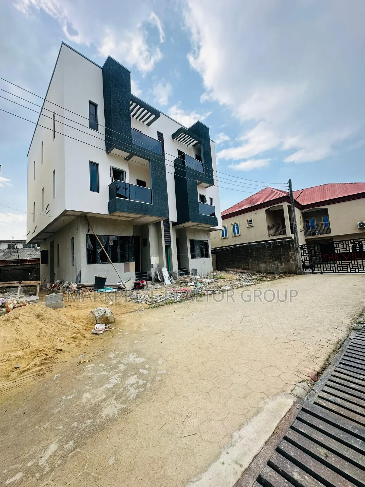 4bdrm Duplex in Alausa Ikeja Lagos for sale in Alausa