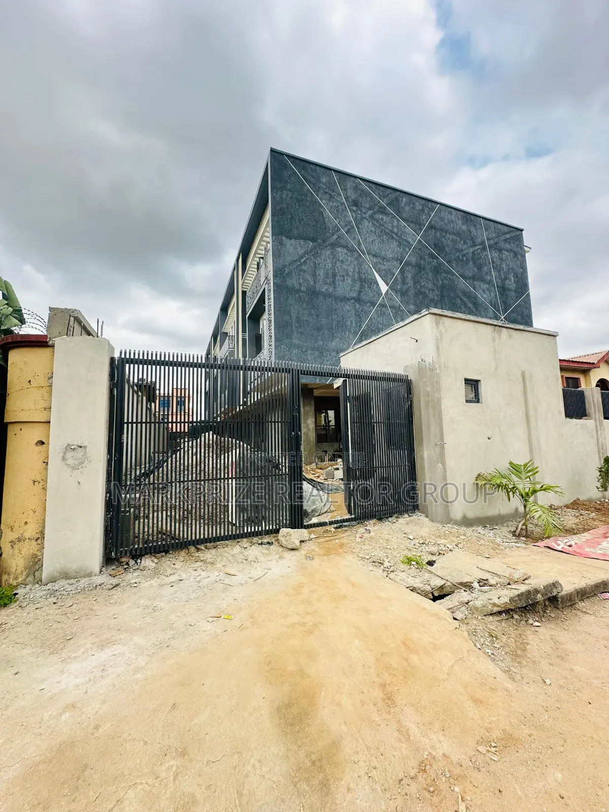 4bdrm Duplex in Ogba Lagos for sale in Ogba