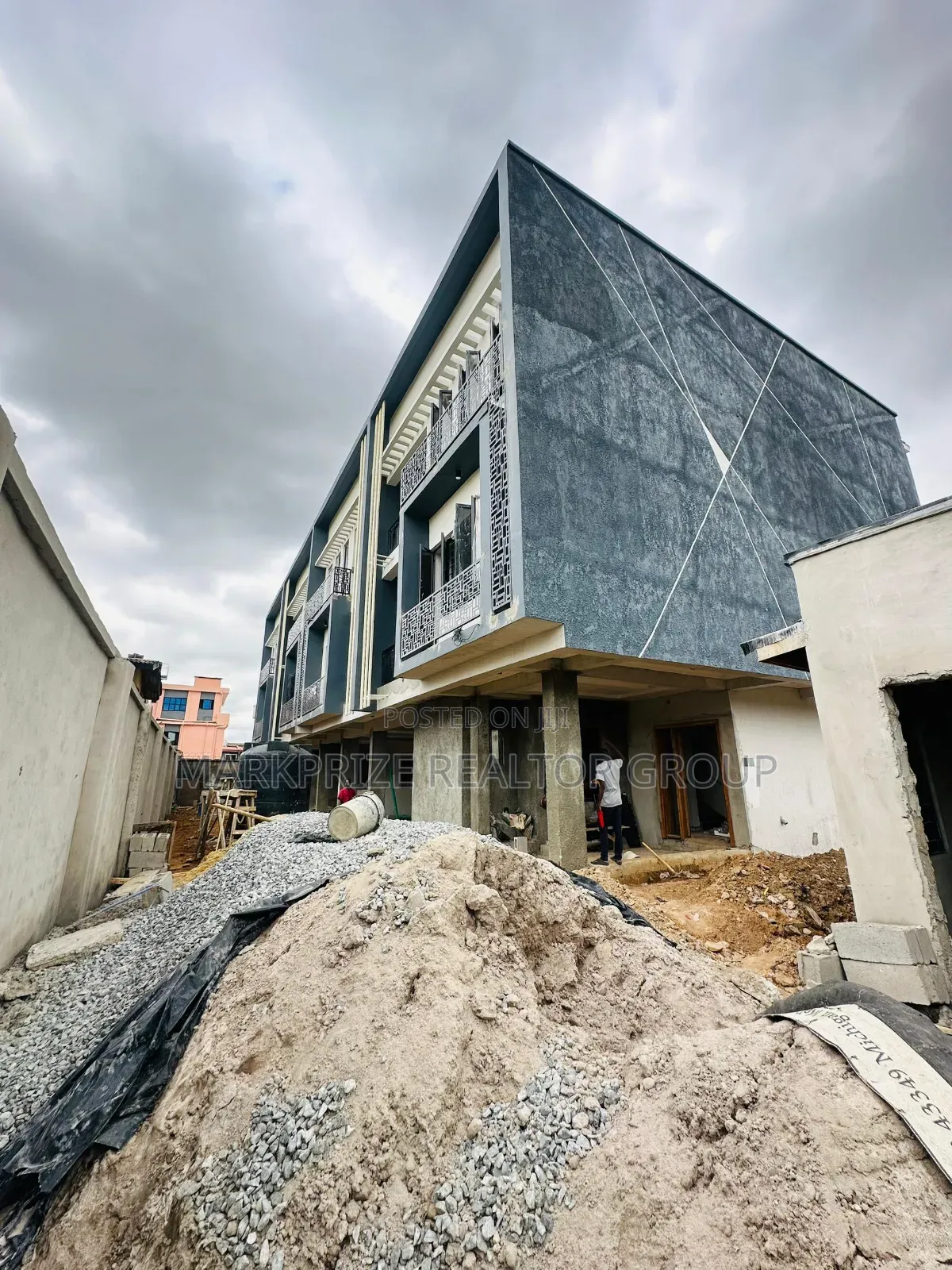 4bdrm Duplex in Ogba Lagos for sale in Ogba