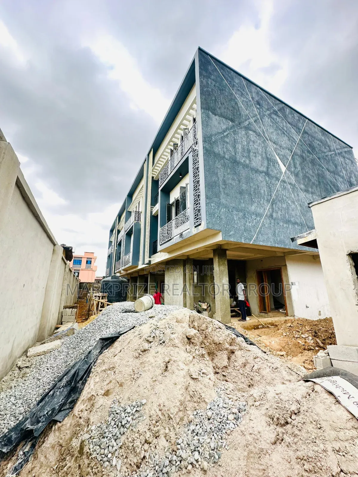 4bdrm Duplex in Ogba Lagos for sale in Ogba