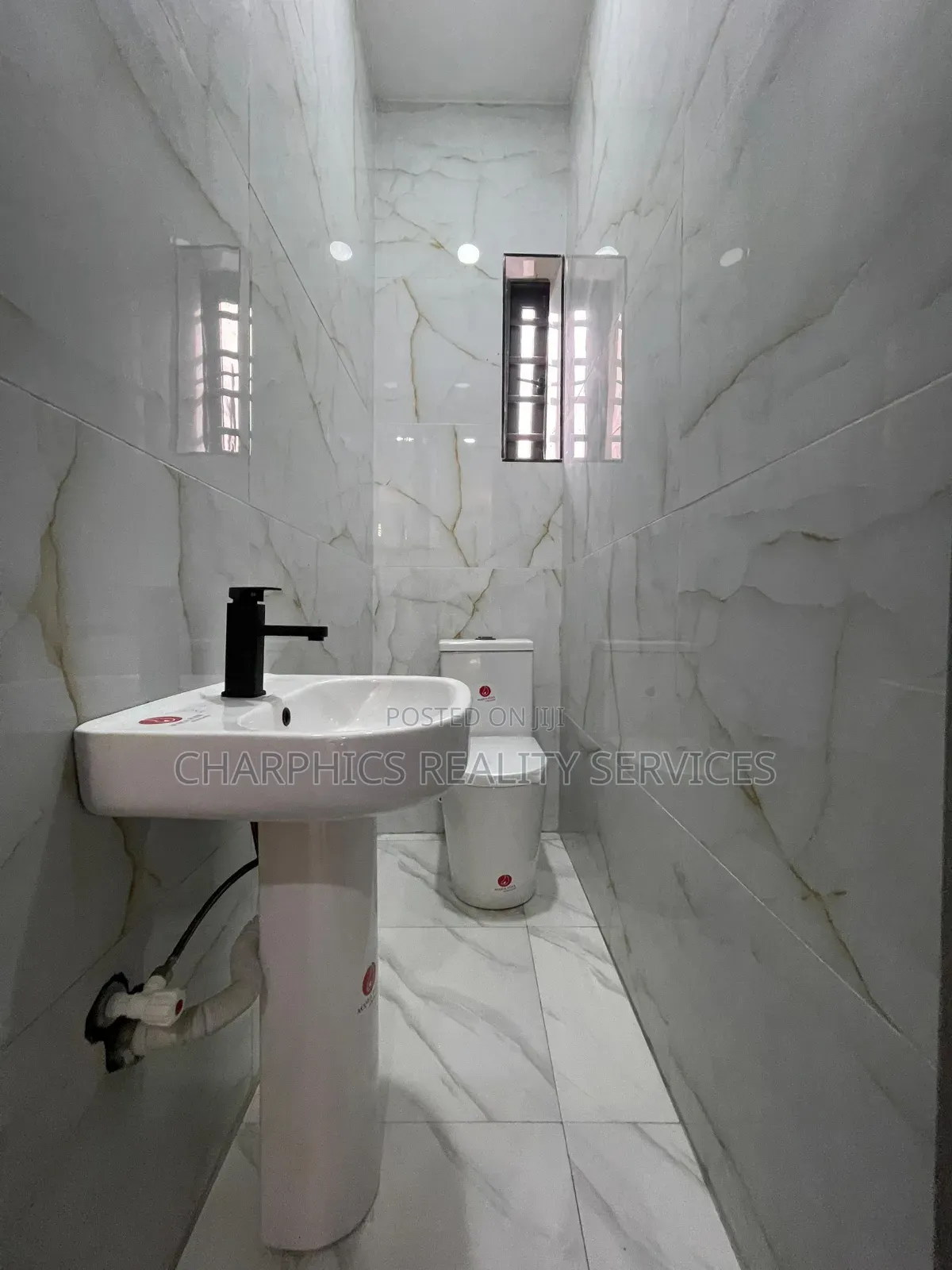 Furnished 3bdrm Apartment in Osapa london for sale in Osapa london