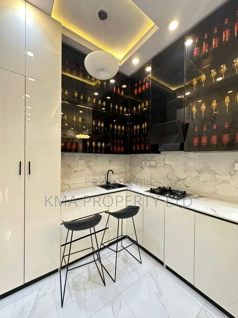 Luxurious Studio Apartment in Chevron