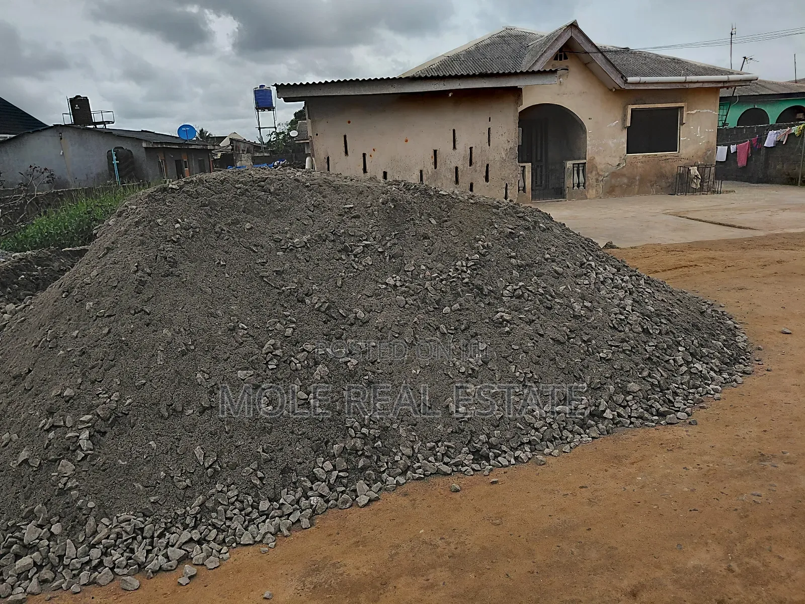 300sqm ( Half ) Plots Ijegun-Ijegemo Near Baptist Bustop Sale or Lease in Ijegun