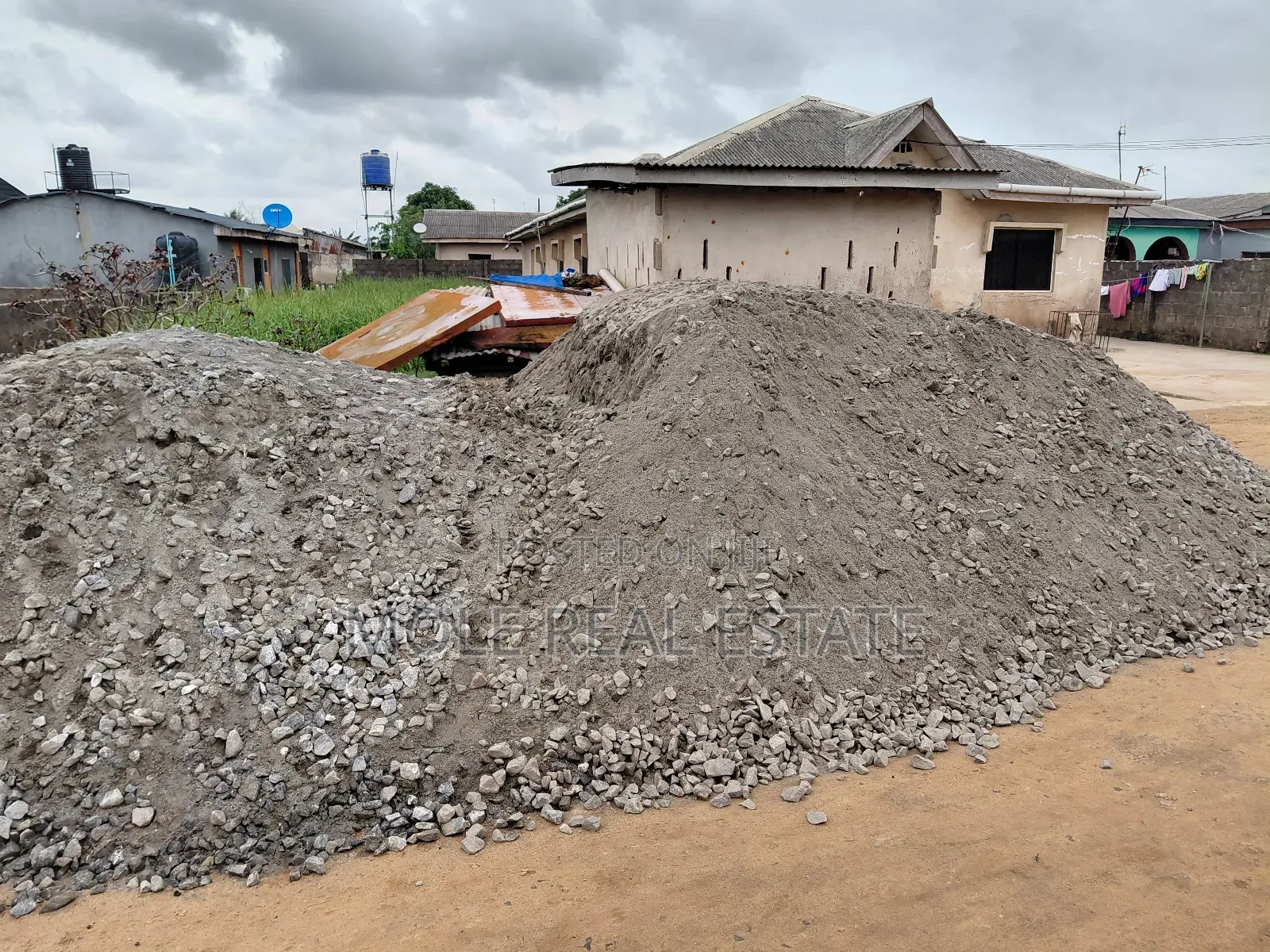 300sqm ( Half ) Plots Ijegun-Ijegemo Near Baptist Bustop Sale or Lease in Ijegun
