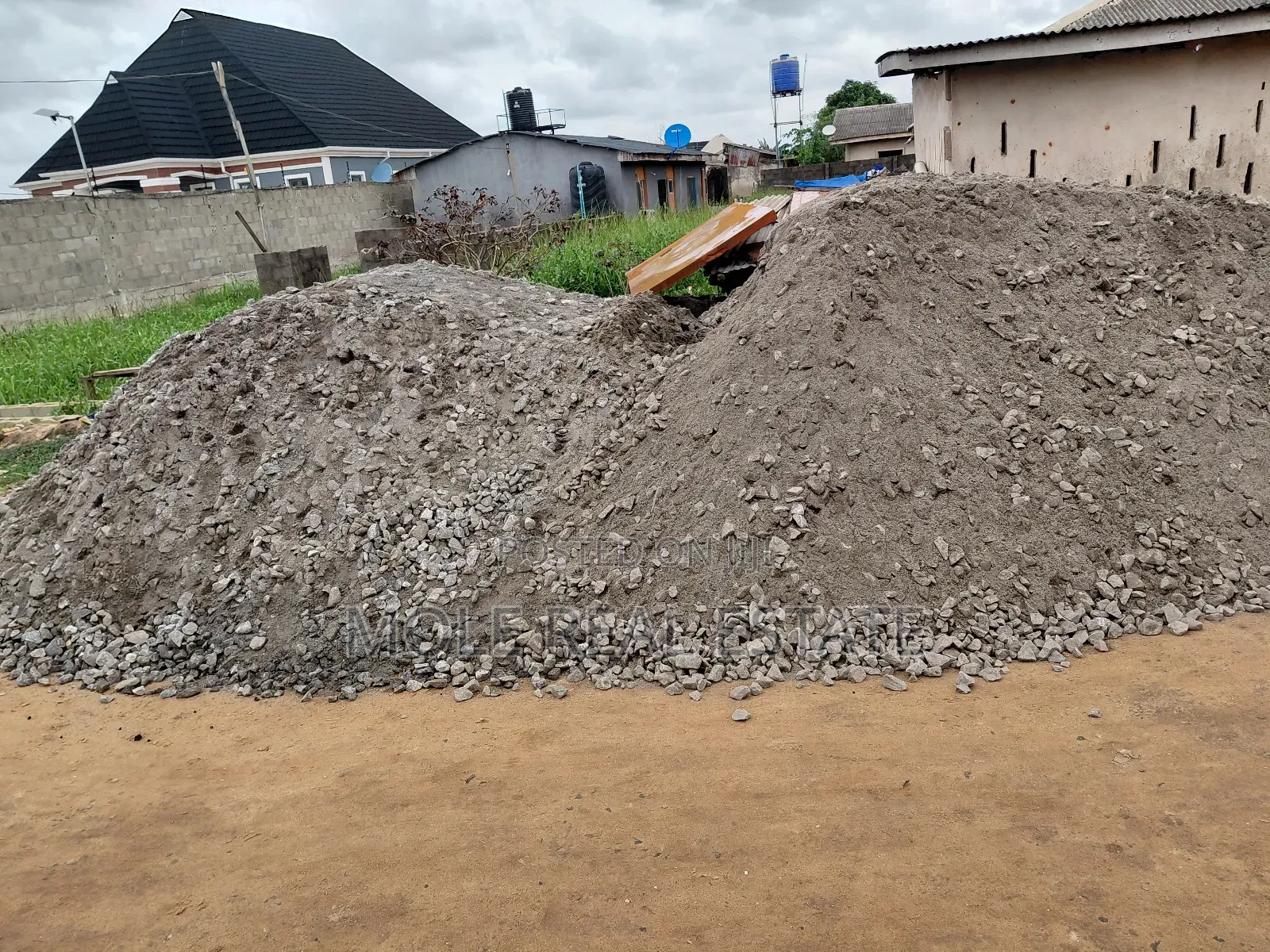 30ft / 120ft Plot Piled Dwarf Fenc Ijegun / Ijegemo New Expressway in Ijegun
