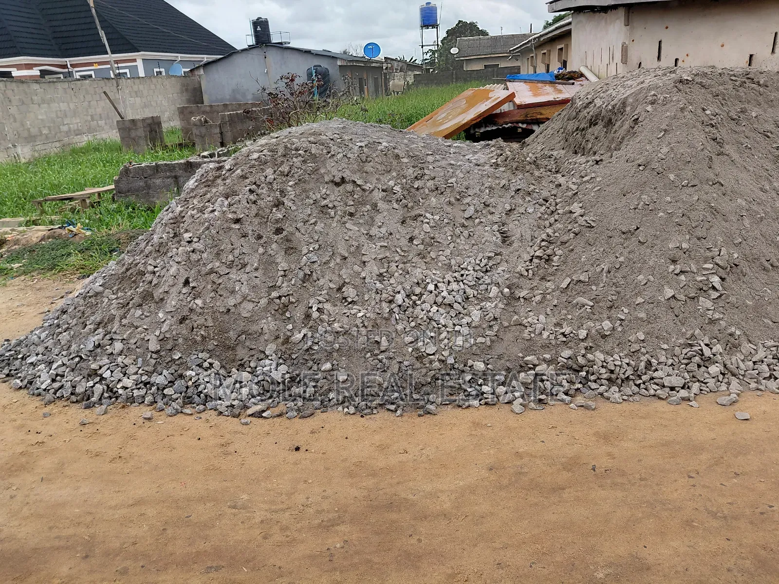 Half Plots Dwarf Fence Ijegun Ijegemo 4 Sale New Highway in Ijegun