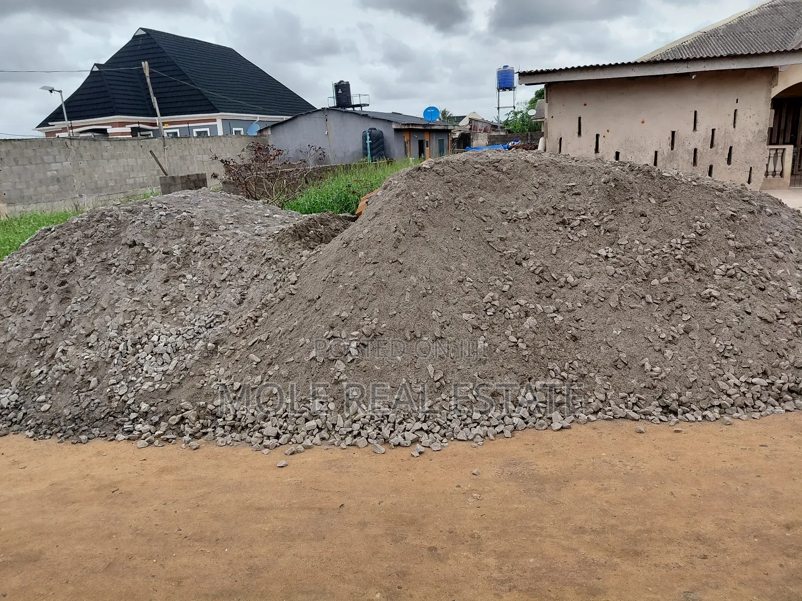 Half Plots Dwarf Fence Ijegun Ijegemo 4 Sale New Highway in Ijegun