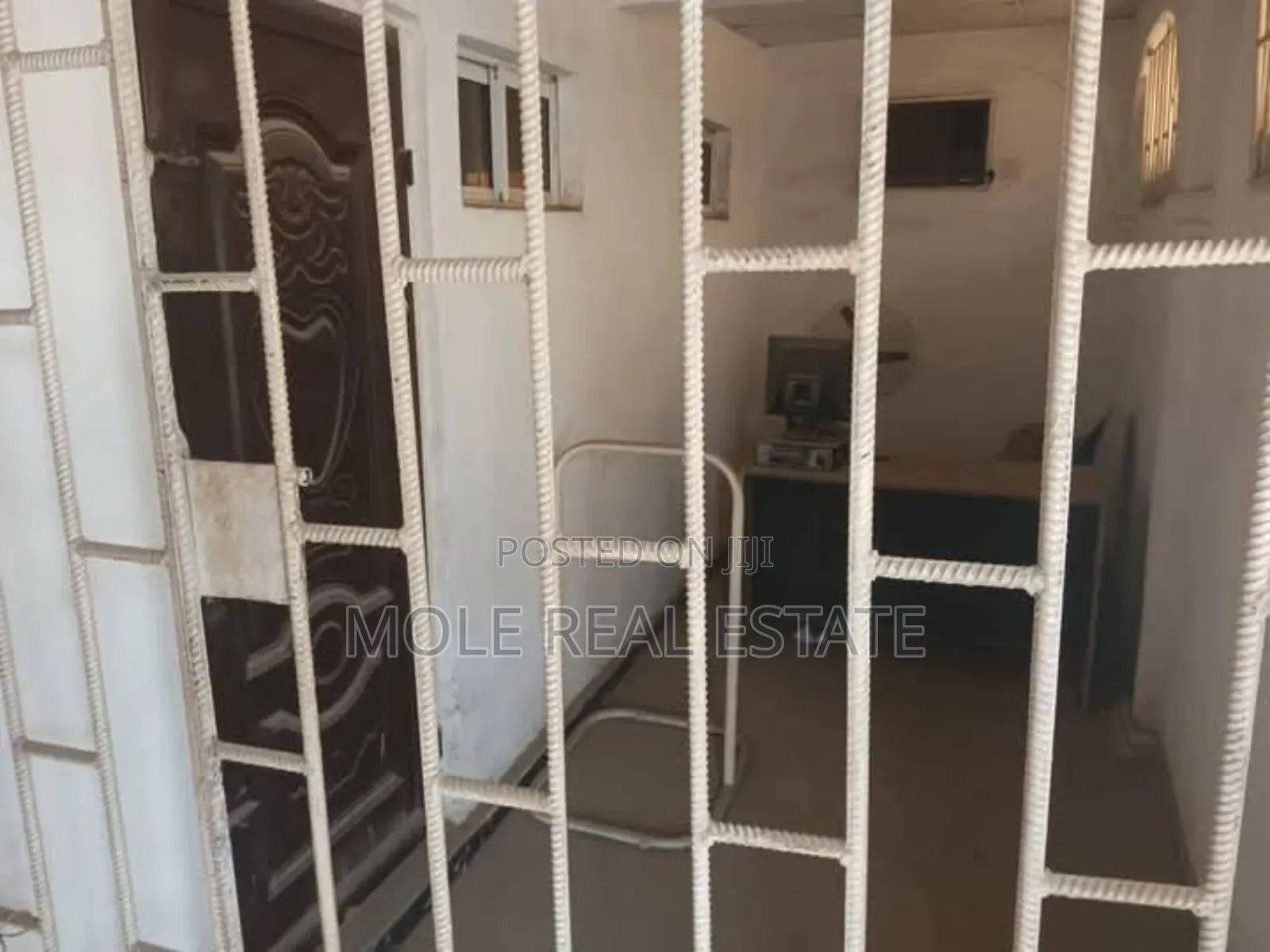 A Mini Warehouse 4 Sale by Bustop Gowon Estate Egbeda in Egbeda / Egbeda