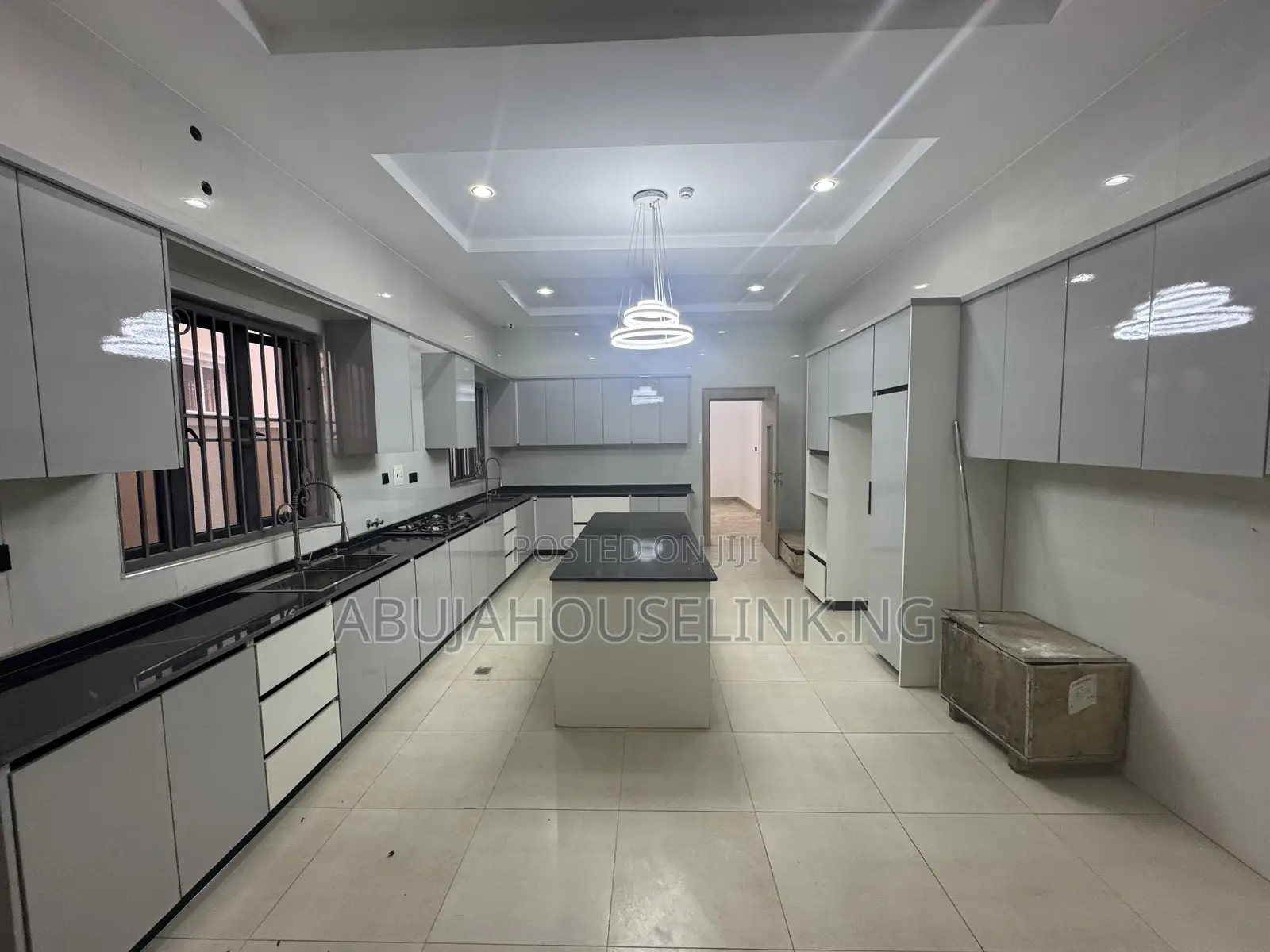 7bdrm Duplex in Guzape Main Abuja for sale in Guzape District