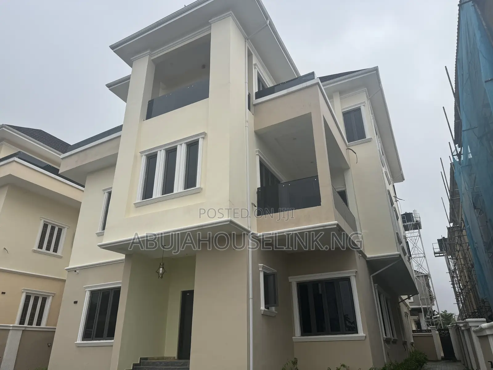 7bdrm Duplex in Guzape Main Abuja for sale in Guzape District