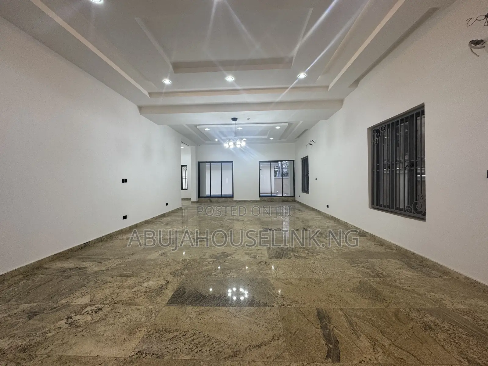 7bdrm Duplex in Guzape Main Abuja for sale in Guzape District