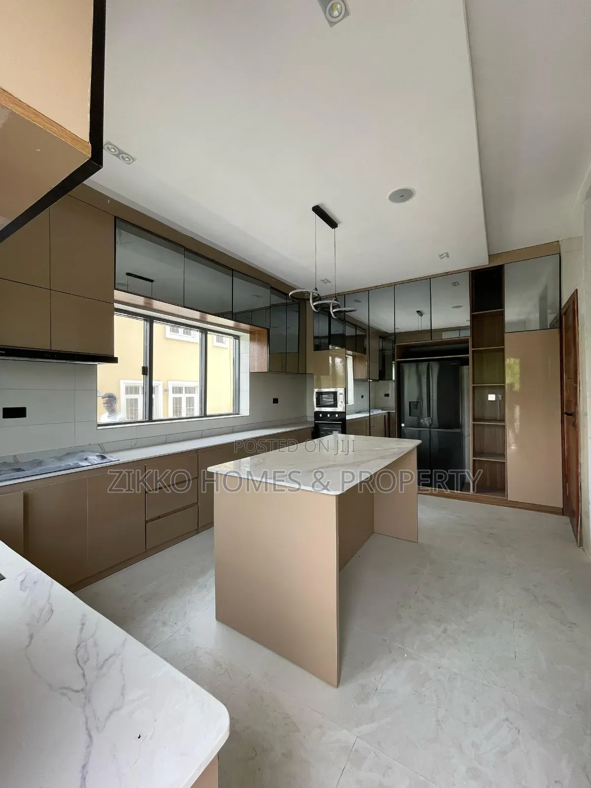 5bdrm Duplex in Lekky County, Lekki for sale in Lekki