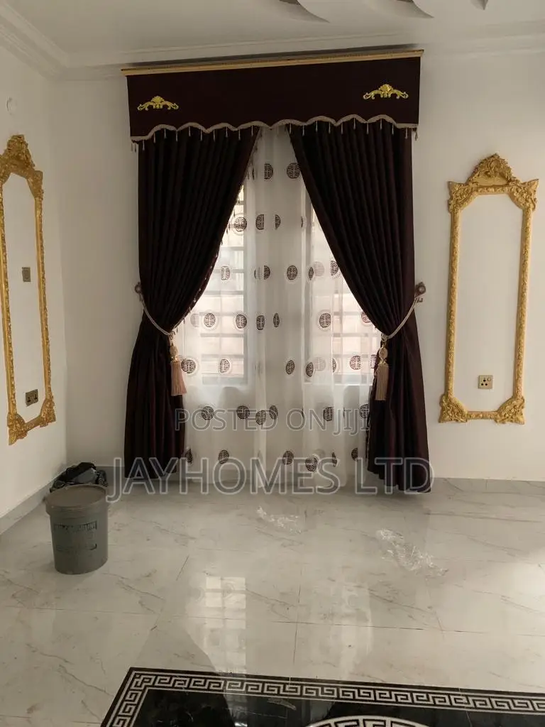 Furnished 4bdrm Duplex in Ogbeozoma Okpanam, Oshimili South for sale in Oshimili South