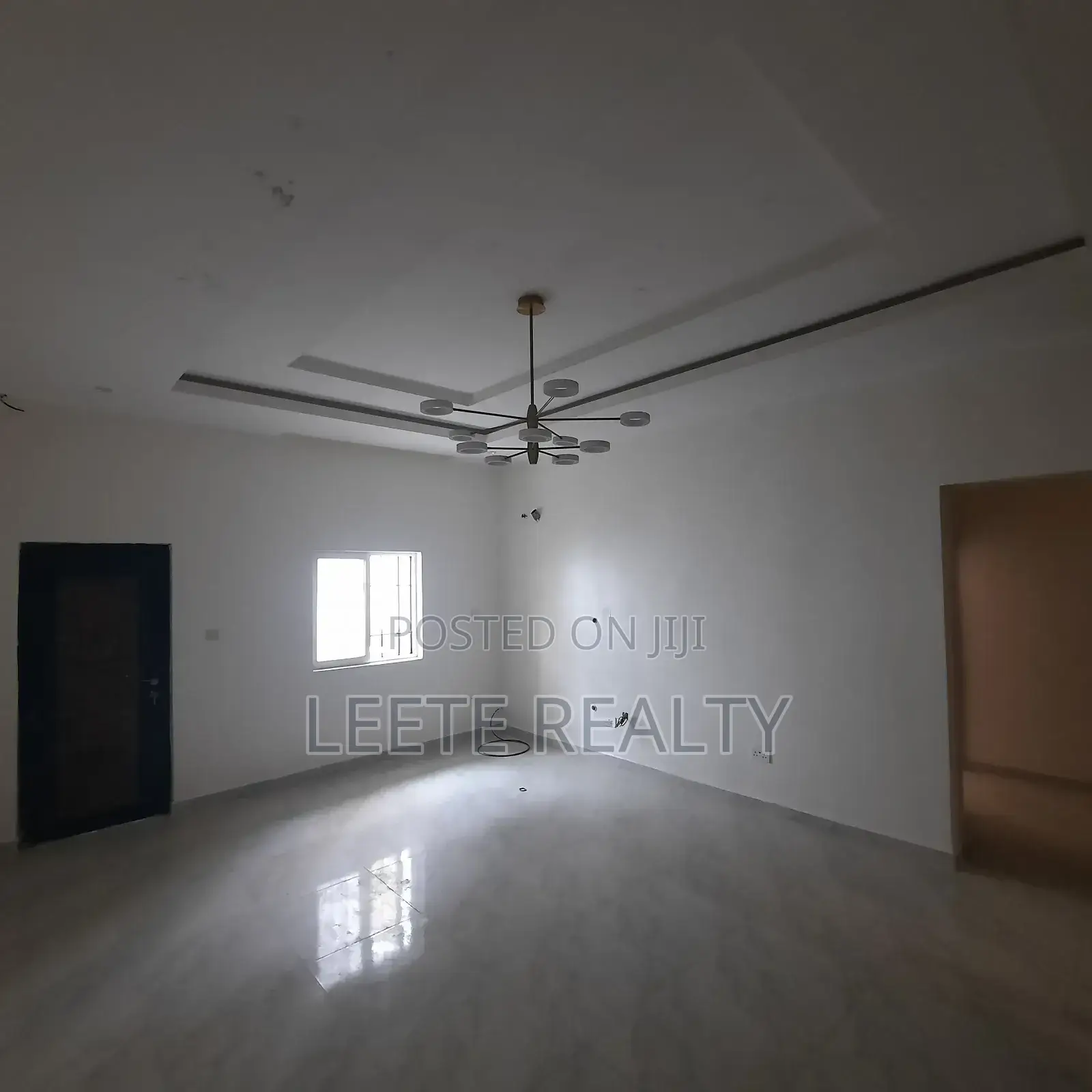 5bdrm Duplex in Kaura for sale in Kaura