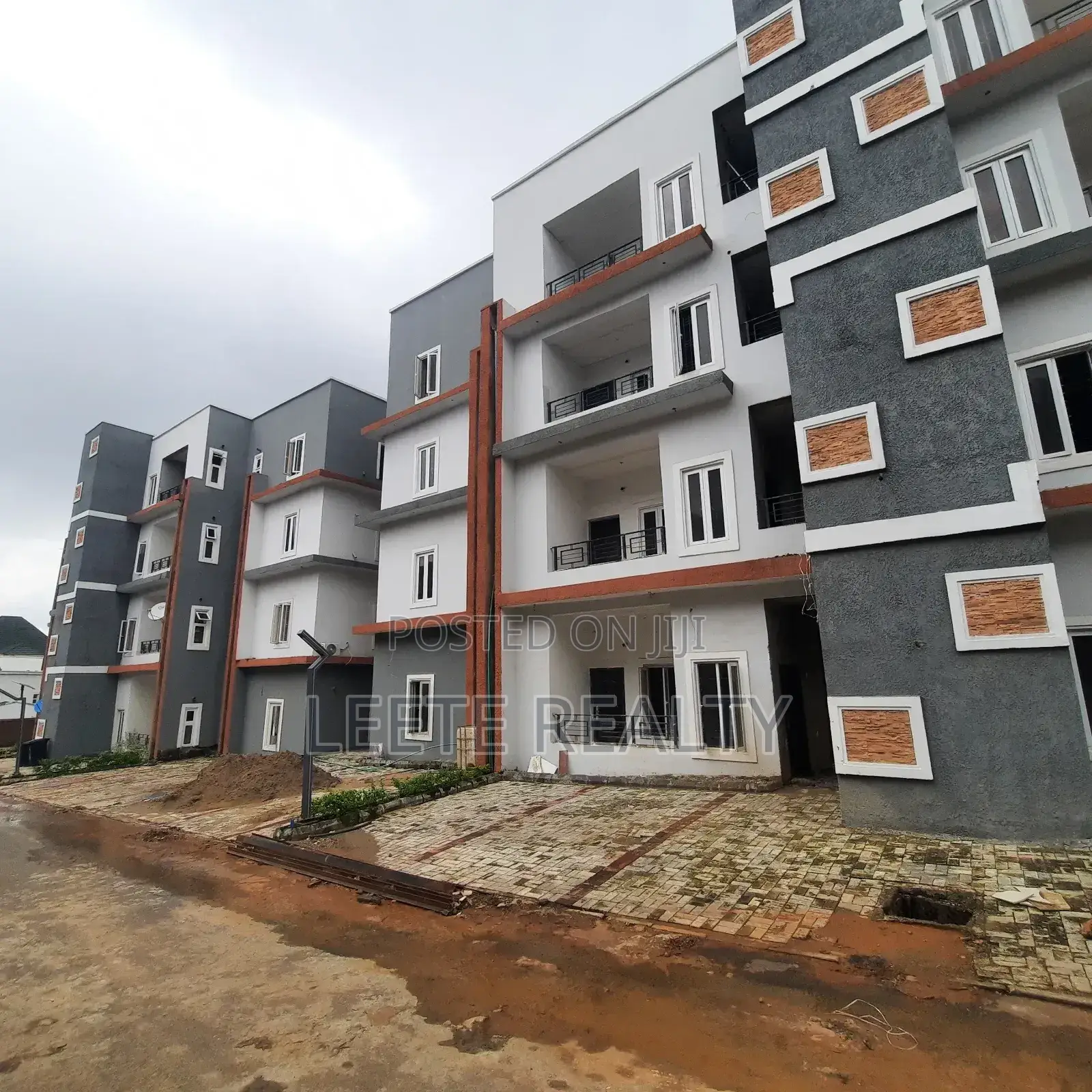 Furnished 3bdrm Apartment in Kaura for sale in Kaura