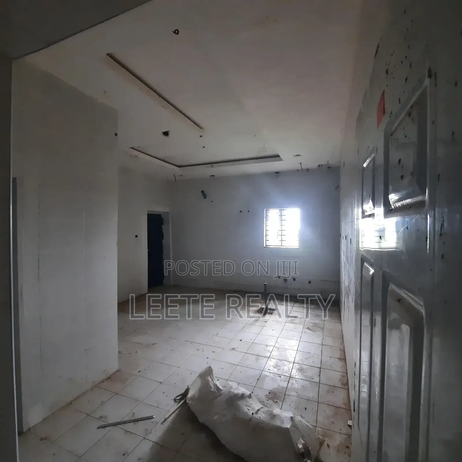 Furnished 3bdrm Apartment in Kaura for sale in Kaura
