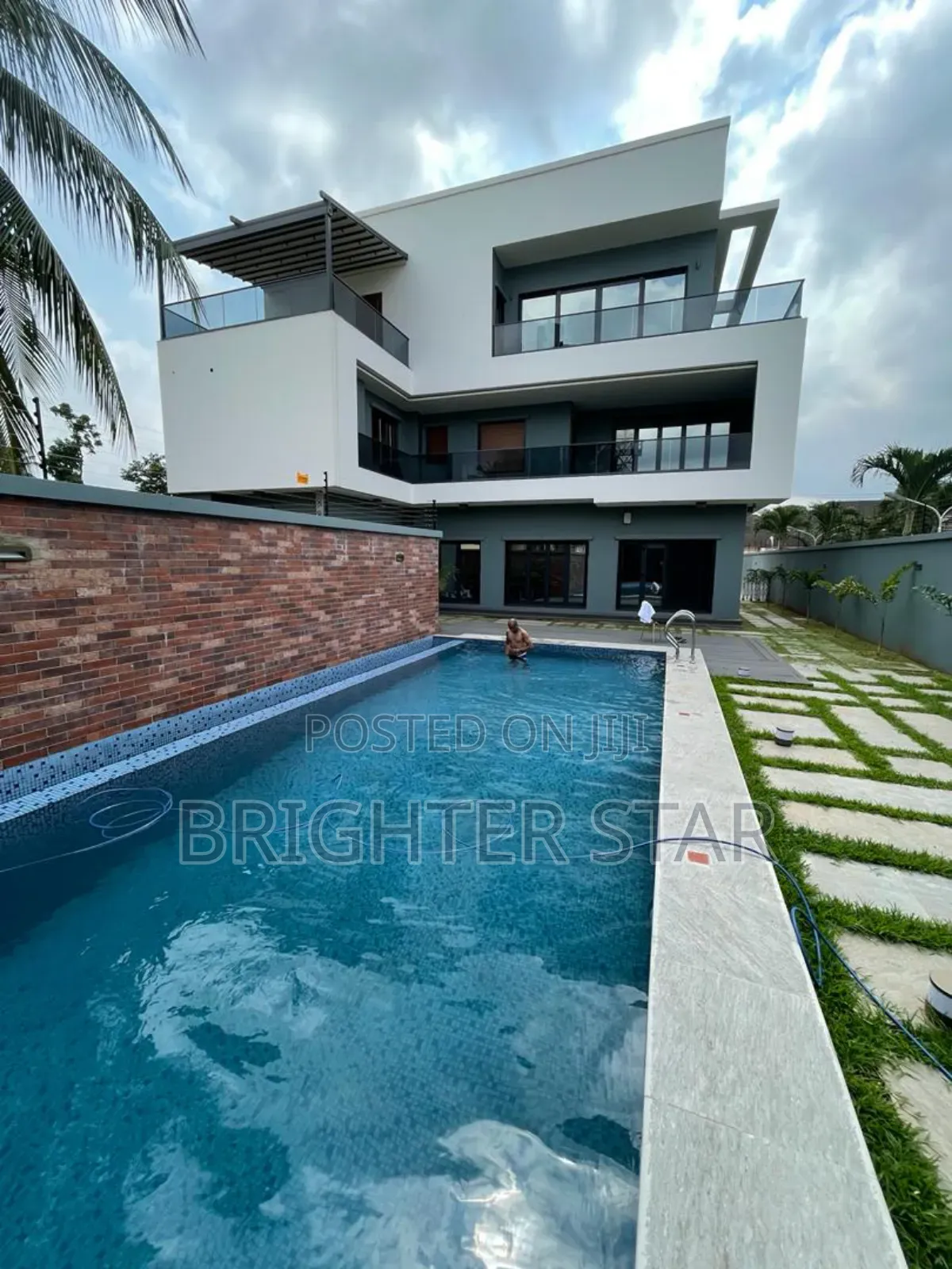 Furnished 7bdrm Villa in Gra for sale in Ikeja GRA