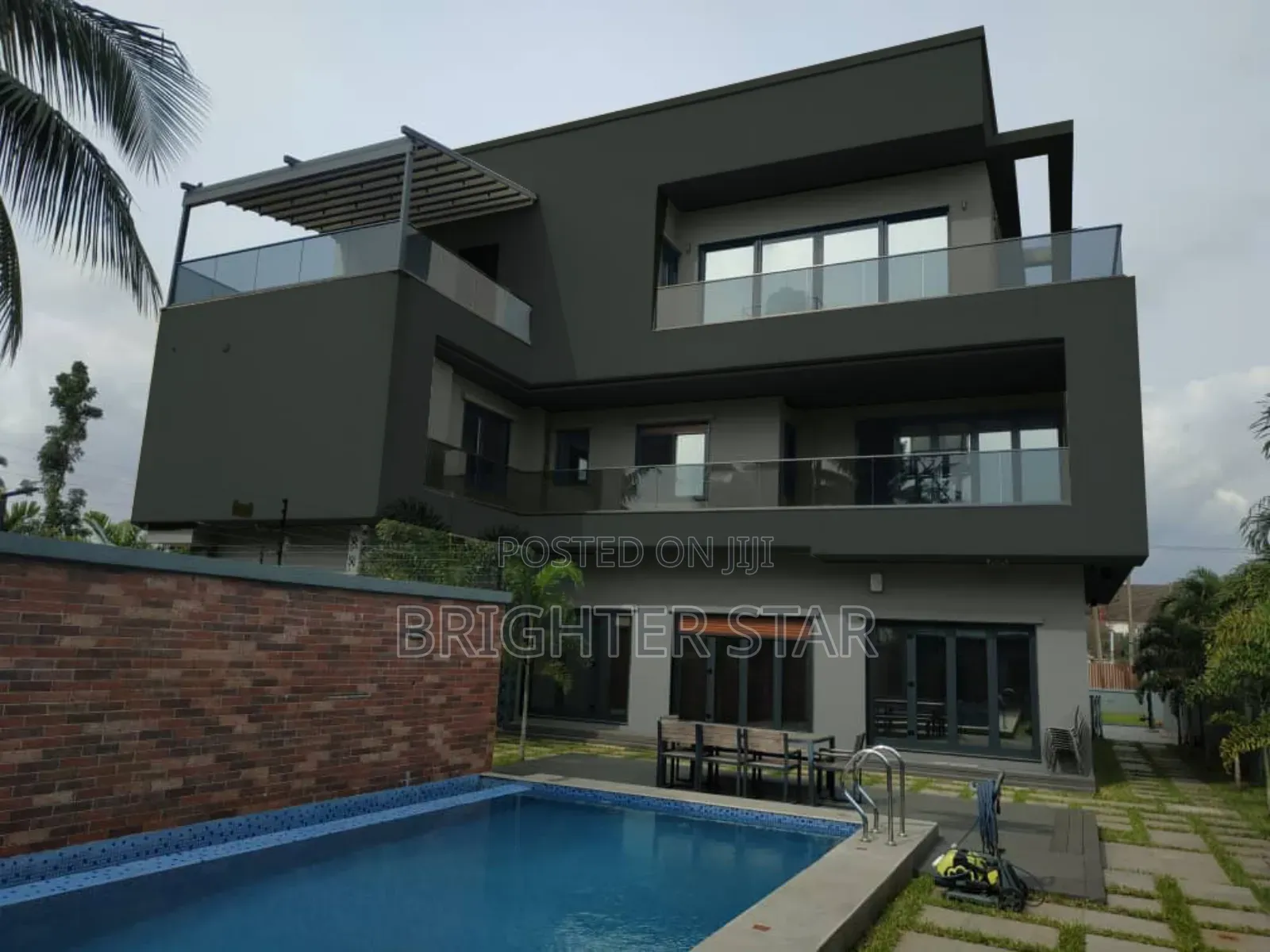 Furnished 7bdrm Villa in Gra for sale in Ikeja GRA