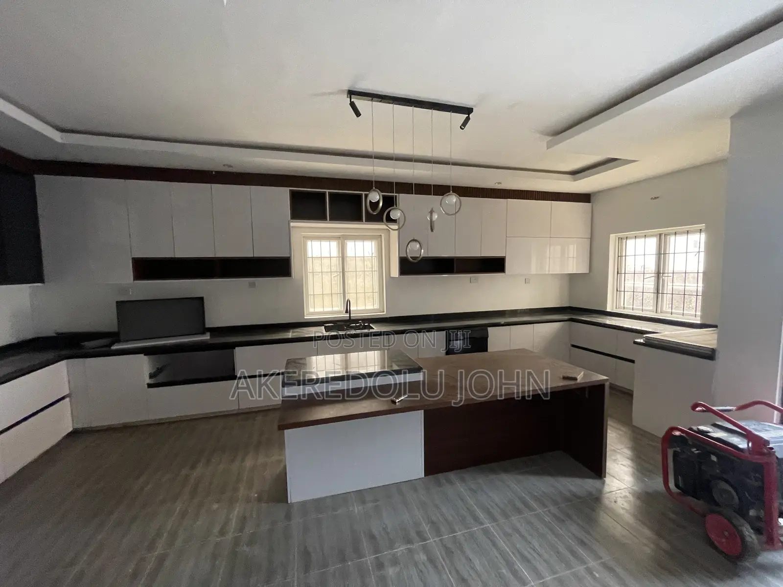 5bdrm Duplex in Kaura for sale in Kaura