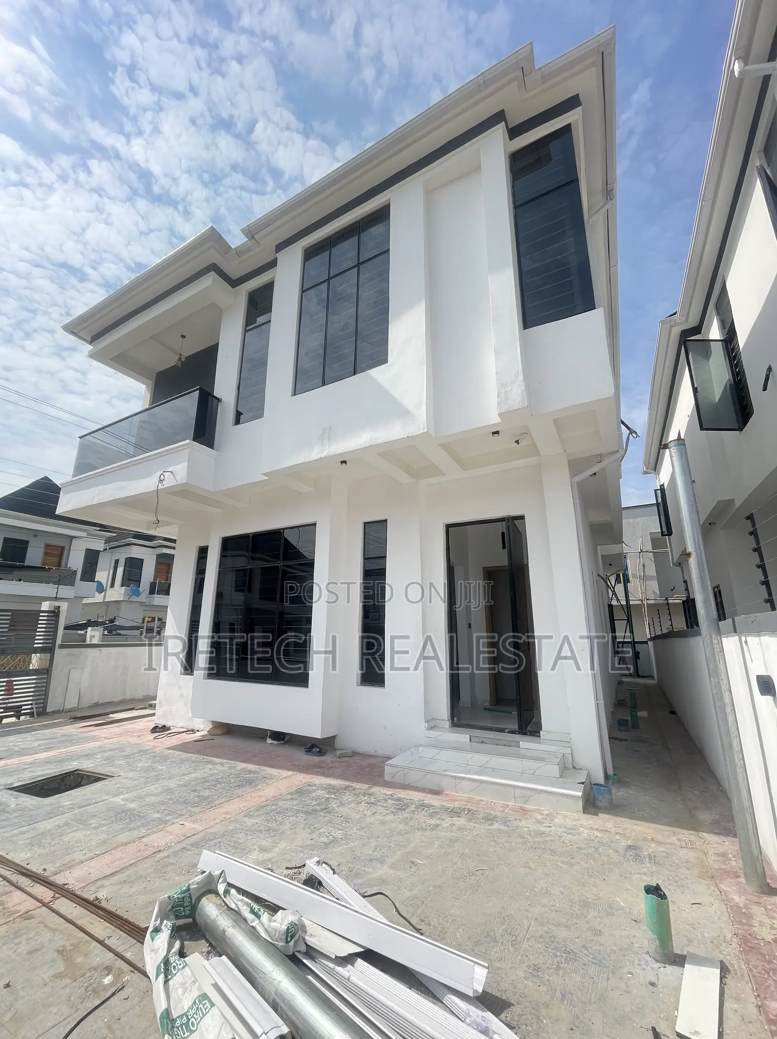5bdrm Duplex in Ajah In A Gated for sale in Ajah
