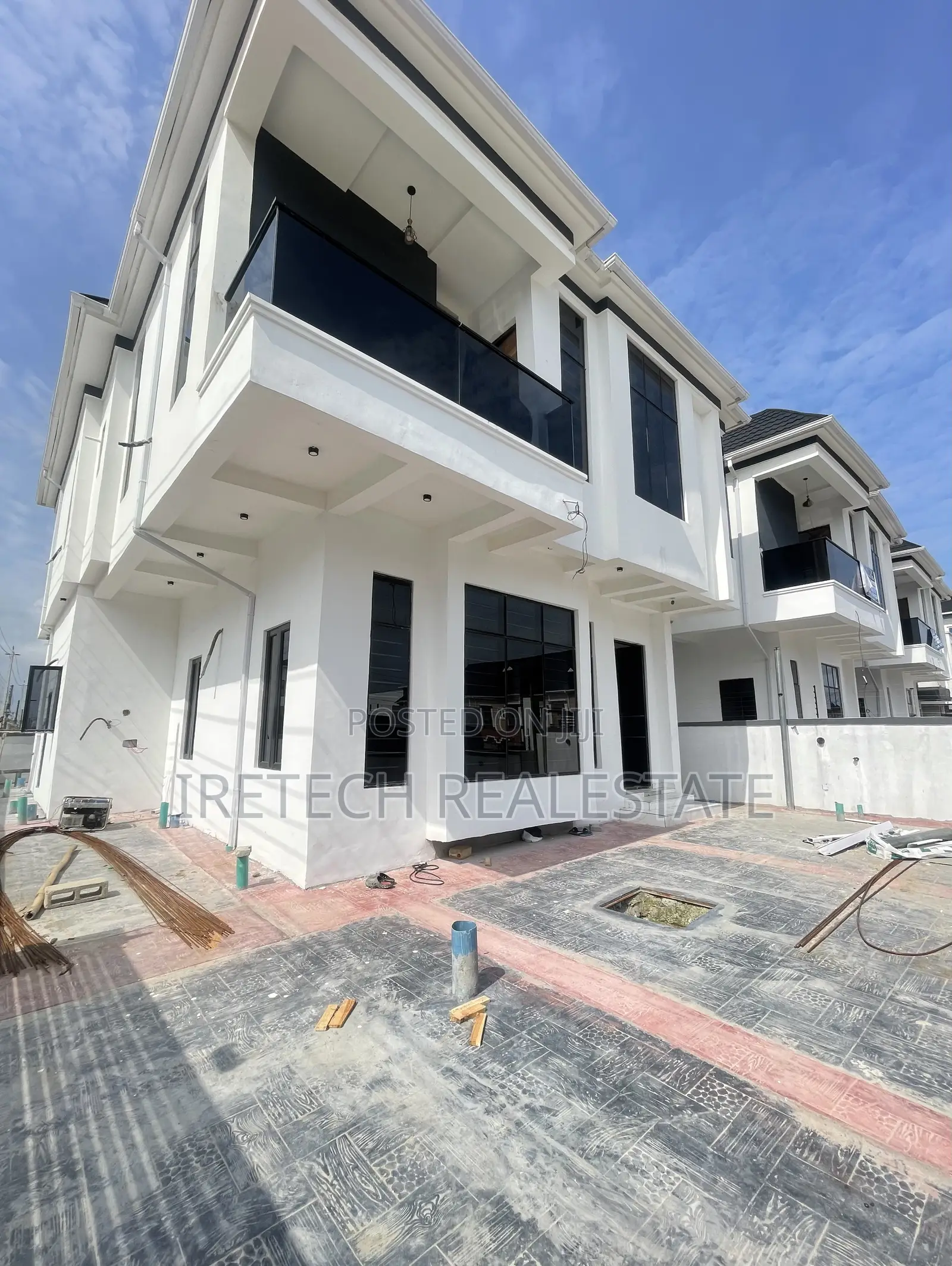 5bdrm Duplex in Ajah In A Gated for sale in Ajah