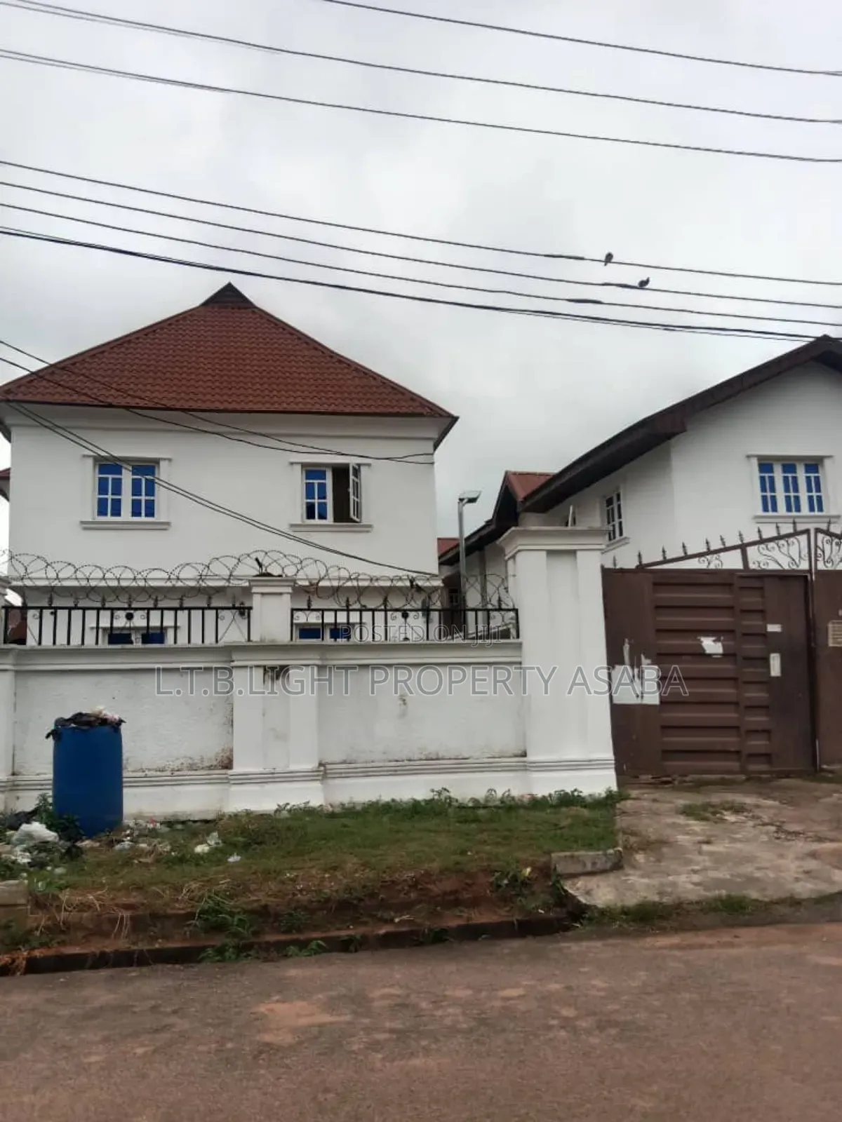 8bdrm Block of Flats in Redeem, Oshimili South for sale in Oshimili South
