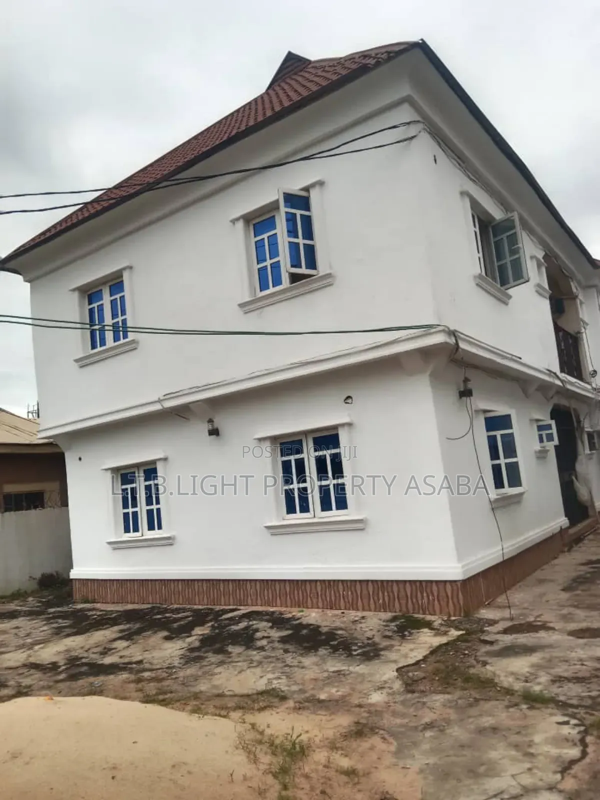 8bdrm Block of Flats in Redeem, Oshimili South for sale in Oshimili South