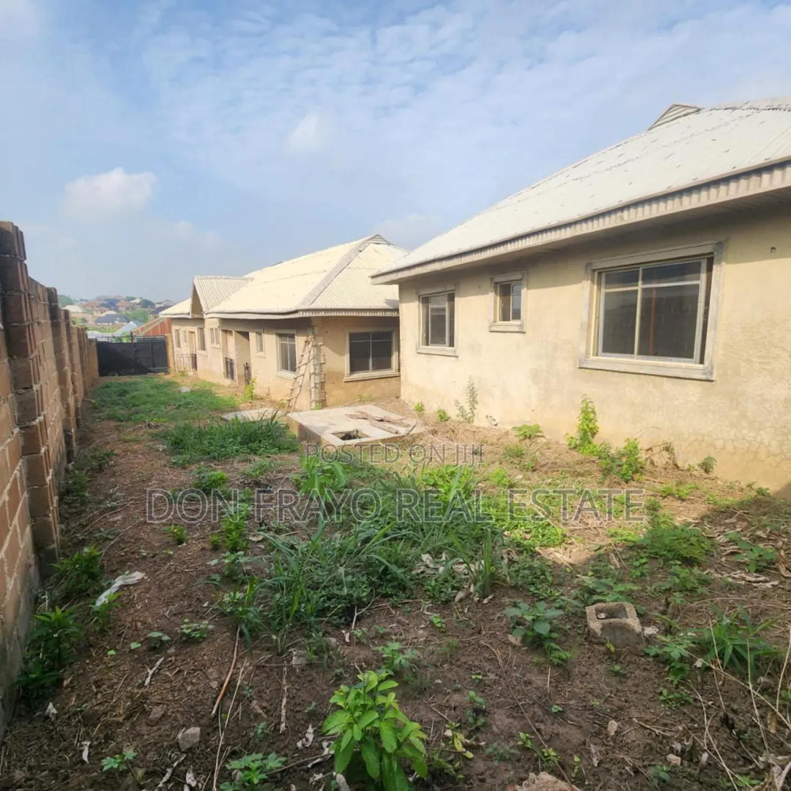 18bdrm Block of Flats in Kasumu Estate, Akala Express for sale in Akala Express